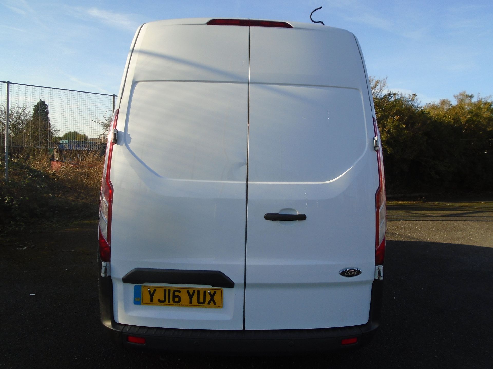 2016/16 REG FORD TRANSIT CUSTOM 270 ECO-TECH 2.2TDCI (125PS) HIGH ROOF L1H2 IDEAL FOR CHILLING - Image 2 of 9