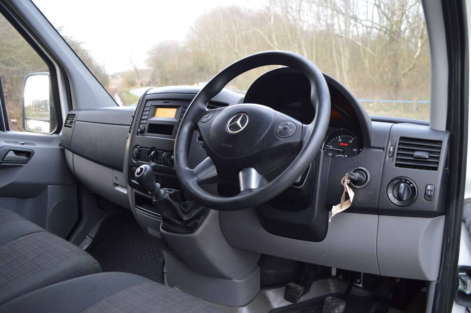 2015/15 REG MERCEDES-BENZ SPRINTER 313 CDI 2.2 DIESEL PANEL VAN, SHOWING 1 FORMER KEEPER *NO VAT* - Image 16 of 21