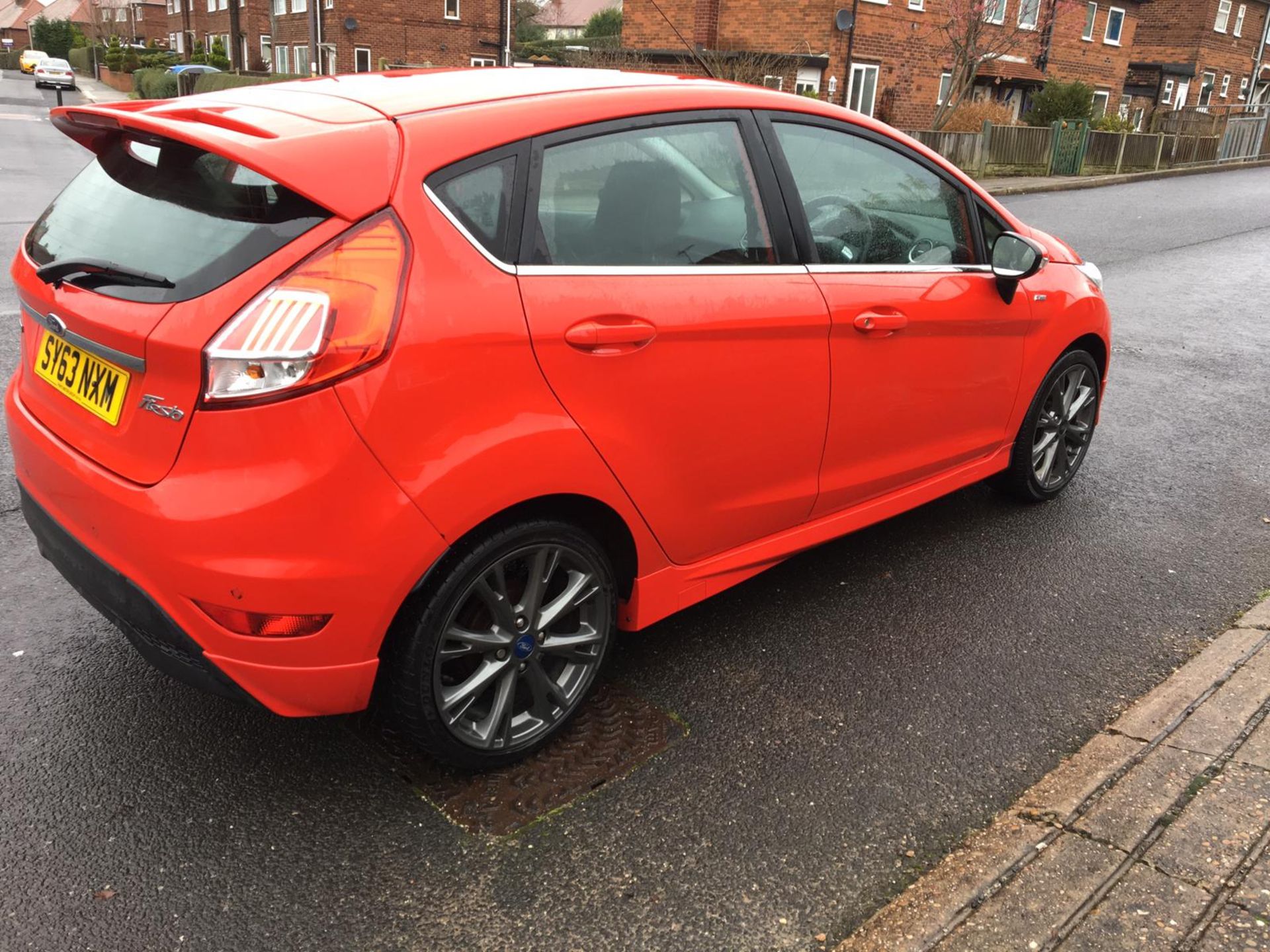 2013/63 REG FORD FIESTA ZETEC 998CC PETROL RED 5 DOOR HATCHBACK, SHOWING 1 FORMER KEEPER *NO VAT* - Image 7 of 14