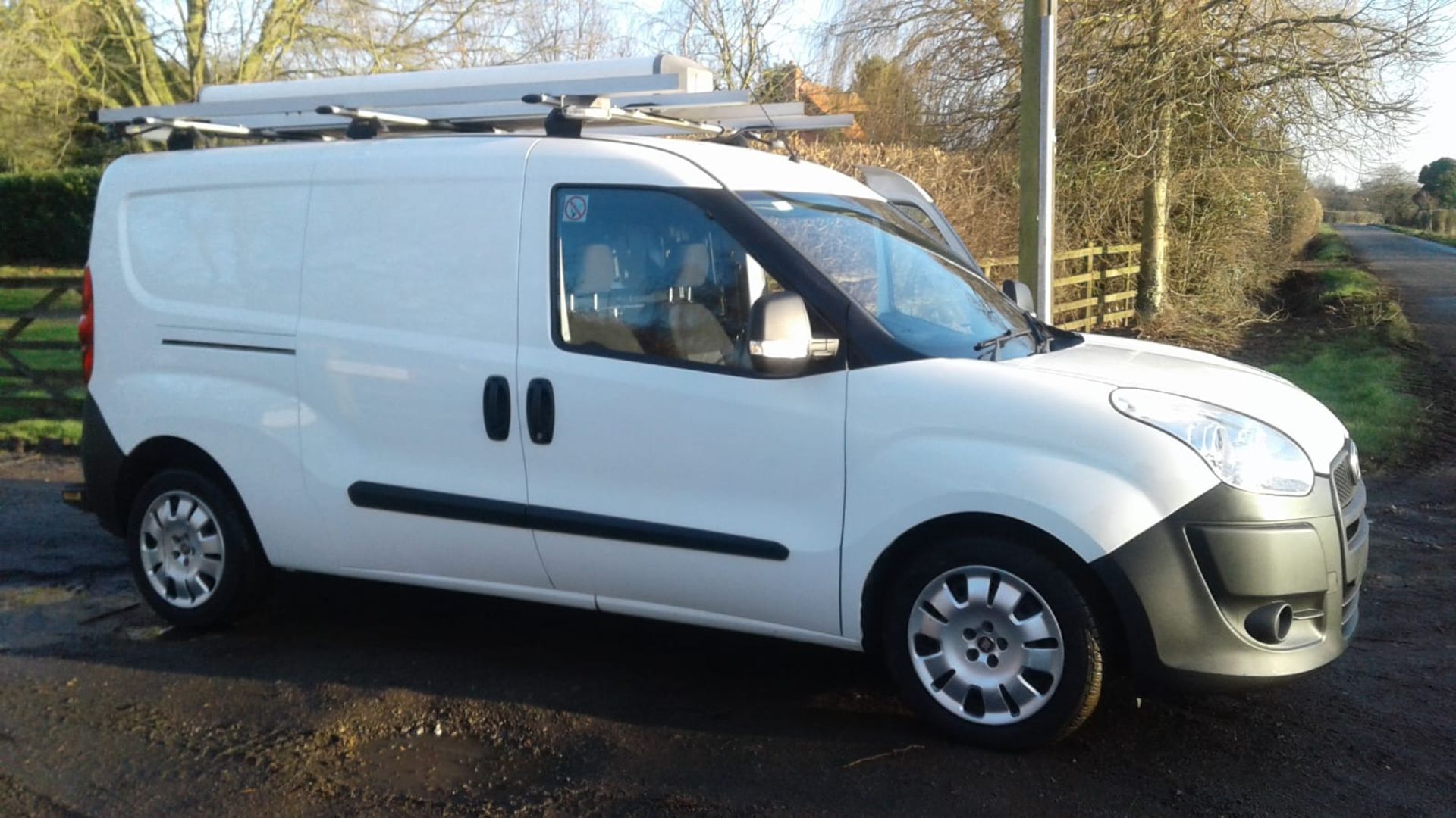 2014/63 REG FIAT DOBLO 16V MULTIJET 1.6 DIESEL WHITE PANEL VAN, SHOWING 0 FORMER KEEPERS *NO VAT*