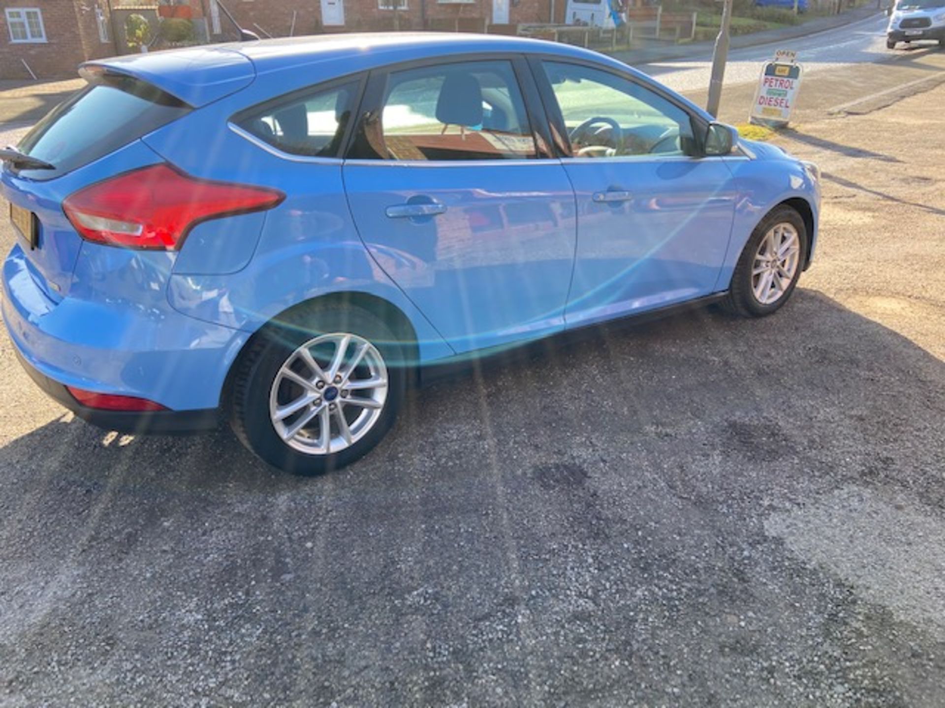 2016/16 REG FORD FOCUS ZETEC 1.0L ECOBOOST PETROL ENGINE BLUE, SHOWING 1 FORMER KEEPER *NO VAT* - Image 2 of 8