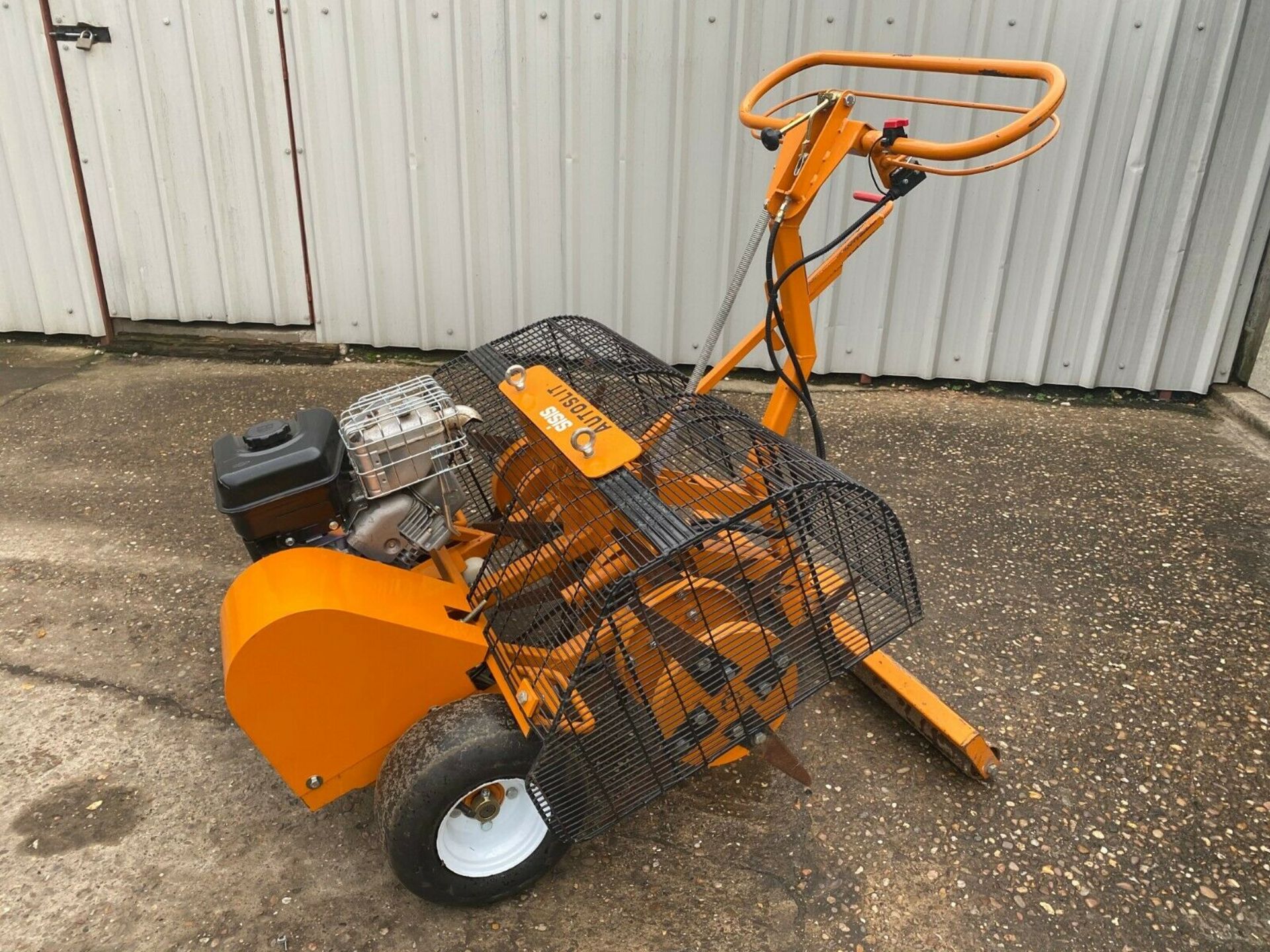 SISIS AUTOSLIT PEDESTRIAN DEEP SLITTER, BRIGGS & STRATTON 6.5HP ENGINE, EXCELLENT CONDITION