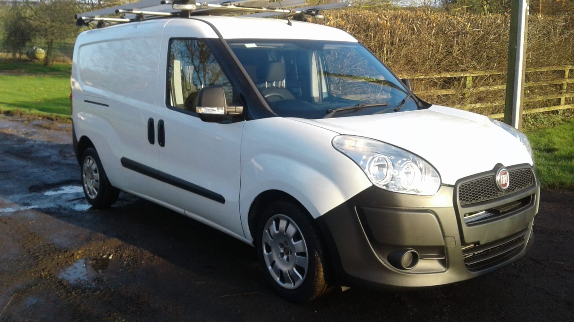 2014/63 REG FIAT DOBLO 16V MULTIJET 1.6 DIESEL WHITE PANEL VAN, SHOWING 0 FORMER KEEPERS *NO VAT* - Image 2 of 11