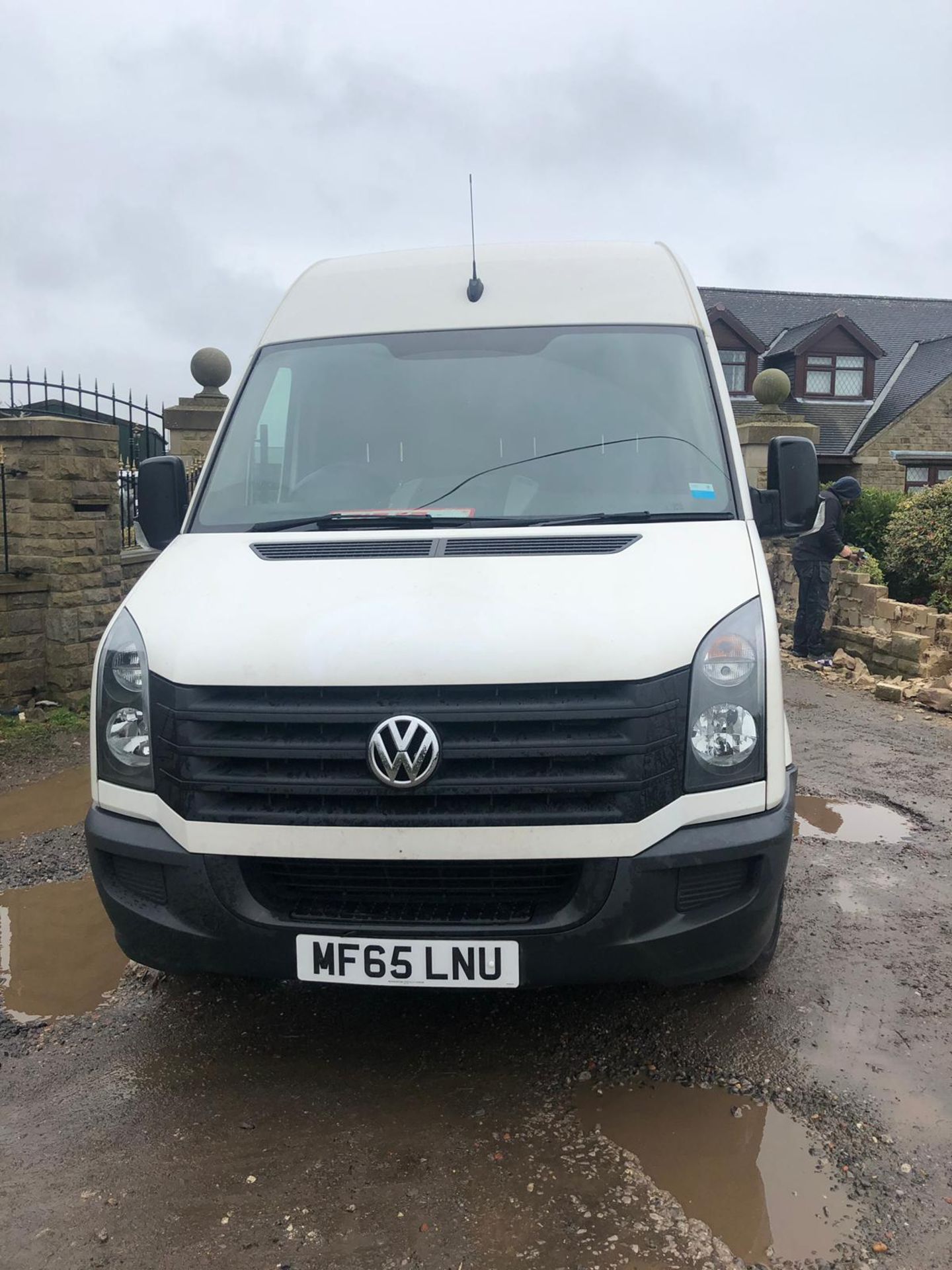 2015/65 REG VOLKSWAGEN CRAFTER CR35 TDI 2.0 DIESEL PANEL VAN, SHOWING 1 FORMER KEEPER *PLUS VAT* - Image 2 of 12