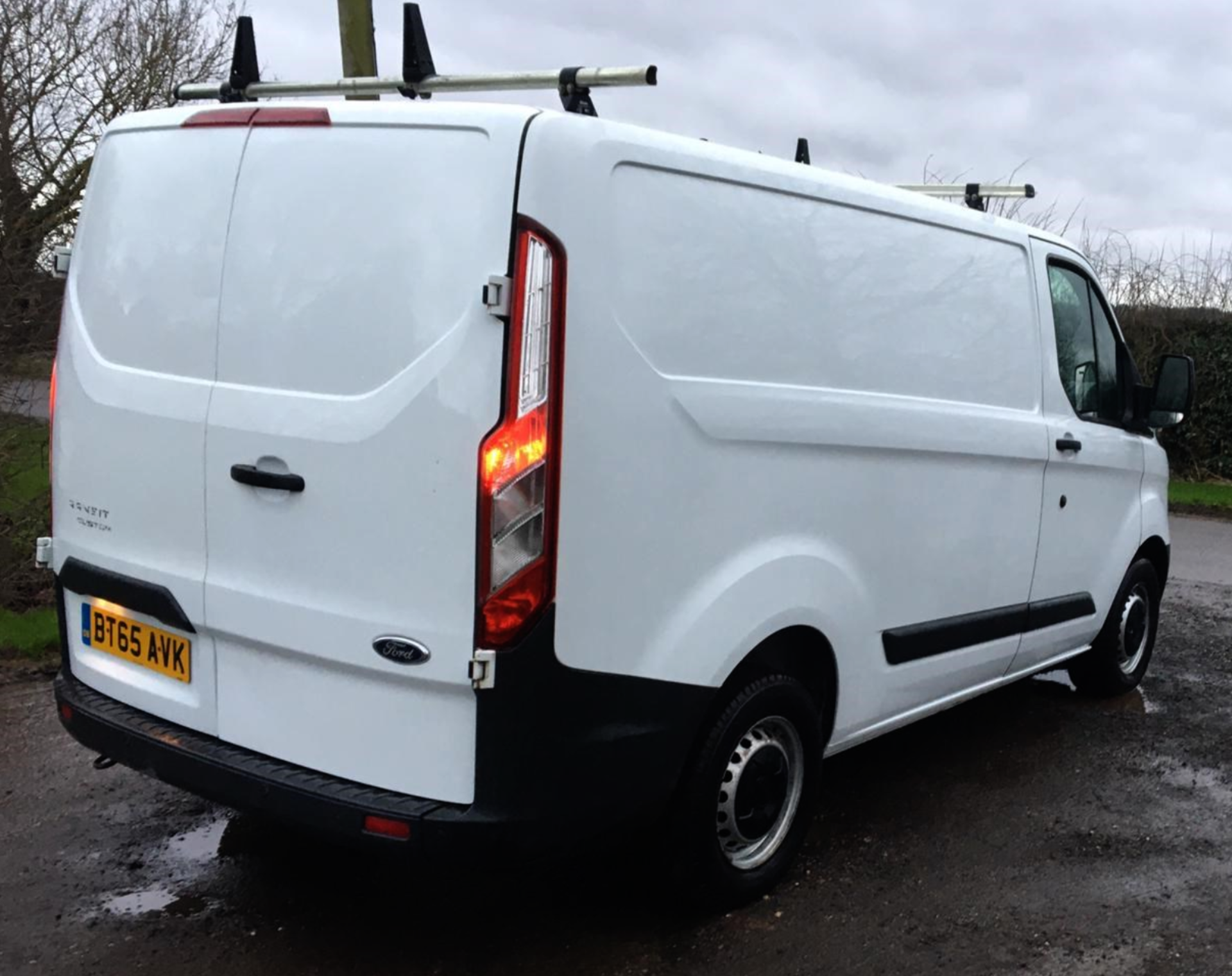 2015/65 REG FORD TRANSIT CUSTOM 270 ECO-TECH 2.2 DIESEL - Image 4 of 9