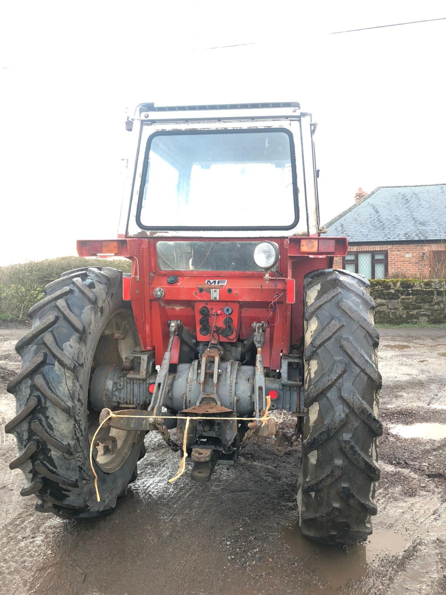 MASSEY FERGUSON 575 TRACTOR RUNS, WORKS AND DRIVES, GOOD TYRES, FULL CAB *PLUS VAT* - Image 5 of 8