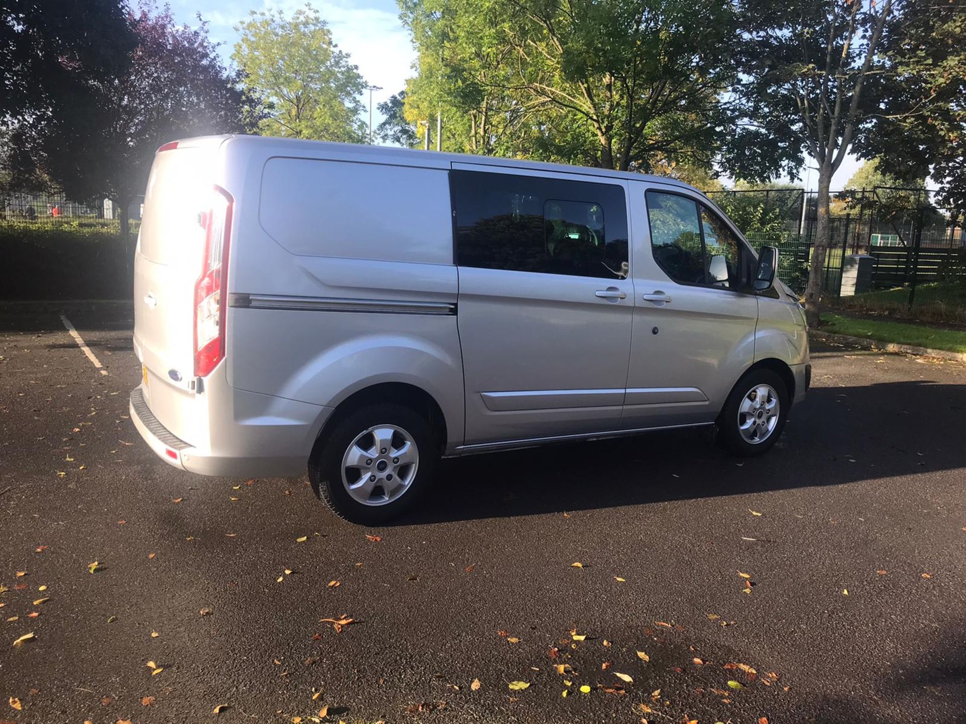 2016/66 REG FORD TRANSIT CUSTOM 290 LIMITED 2.0 DIESEL 6 SEATER PANEL VAN, SHOWING 1 FORMER KEEPER - Image 4 of 8