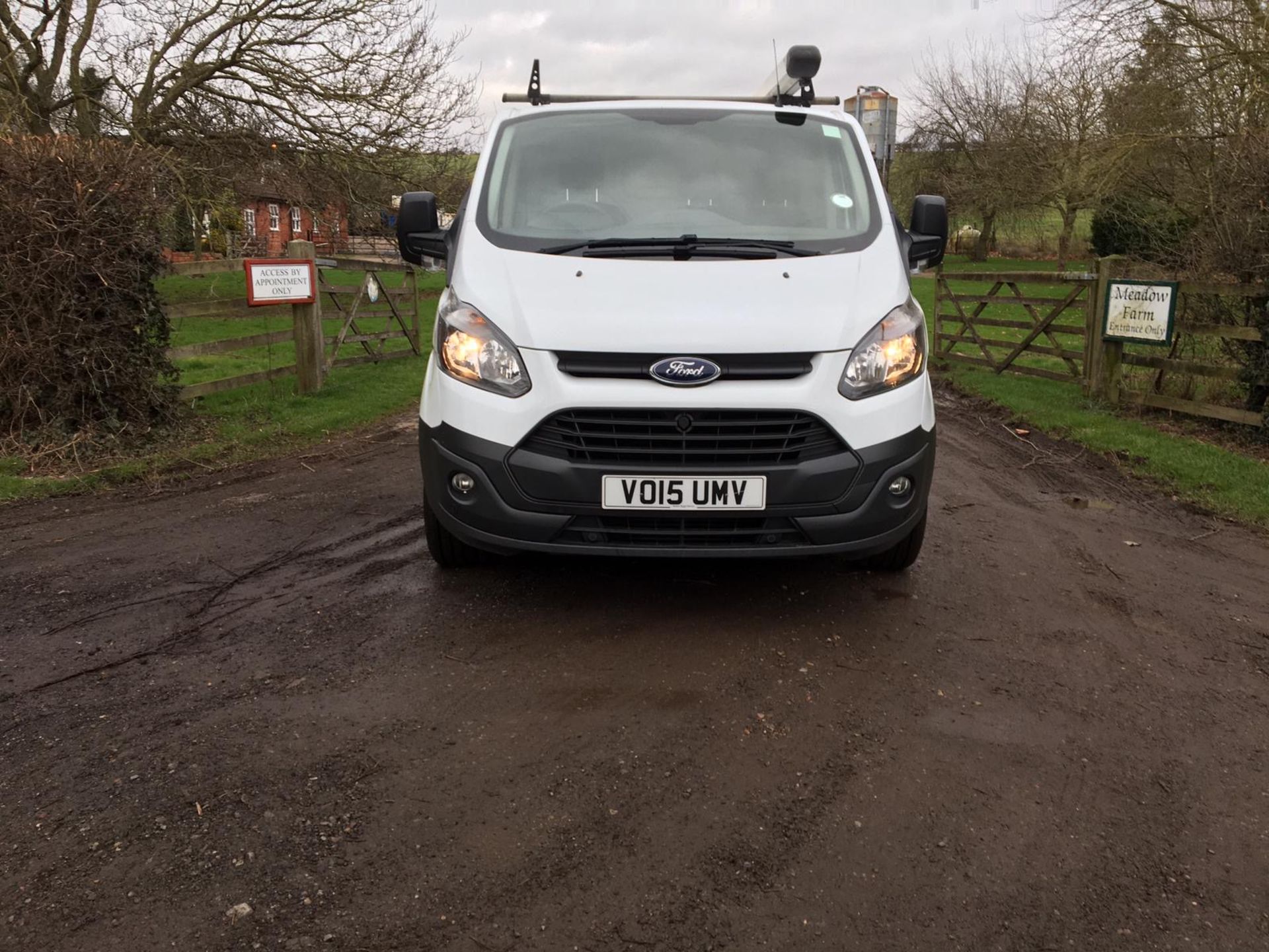 2015/65 REG FORD TRANSIT CUSTOM 270 ECO-TECH 2.2 DIESEL WHITE PANEL VAN, SHOWING 0 FORMER KEEPERS - Image 2 of 14