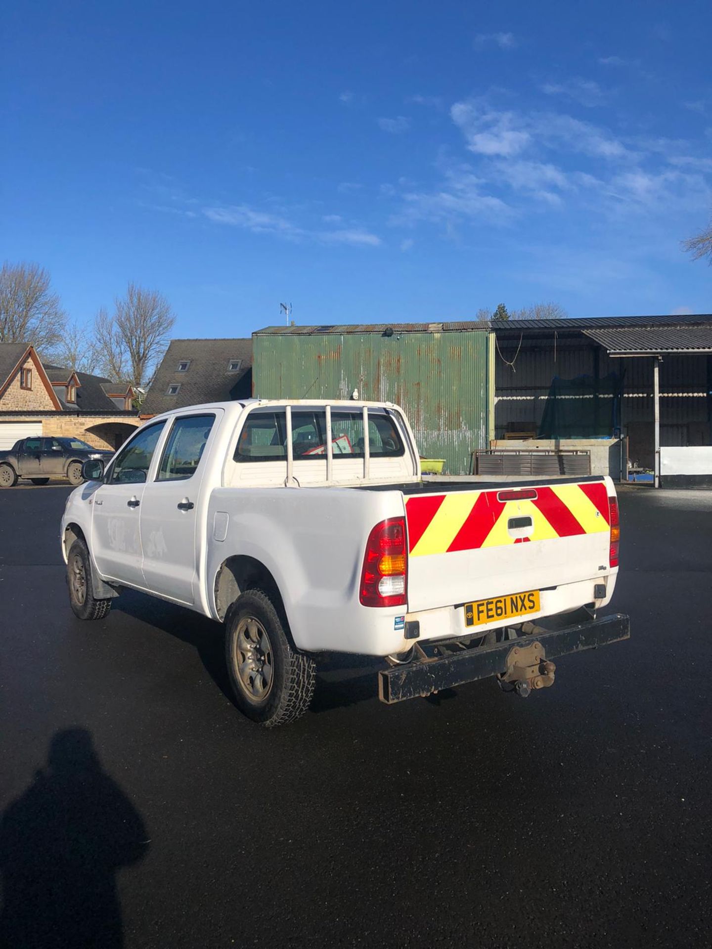 2011/61 REG TOYOTA HILUX HL2 D-4D 4X4 DOUBLE CAB PICK-UP 2.5 DIESEL, SHOWING 1 FORMER KEEPER *NO VAT - Image 2 of 10