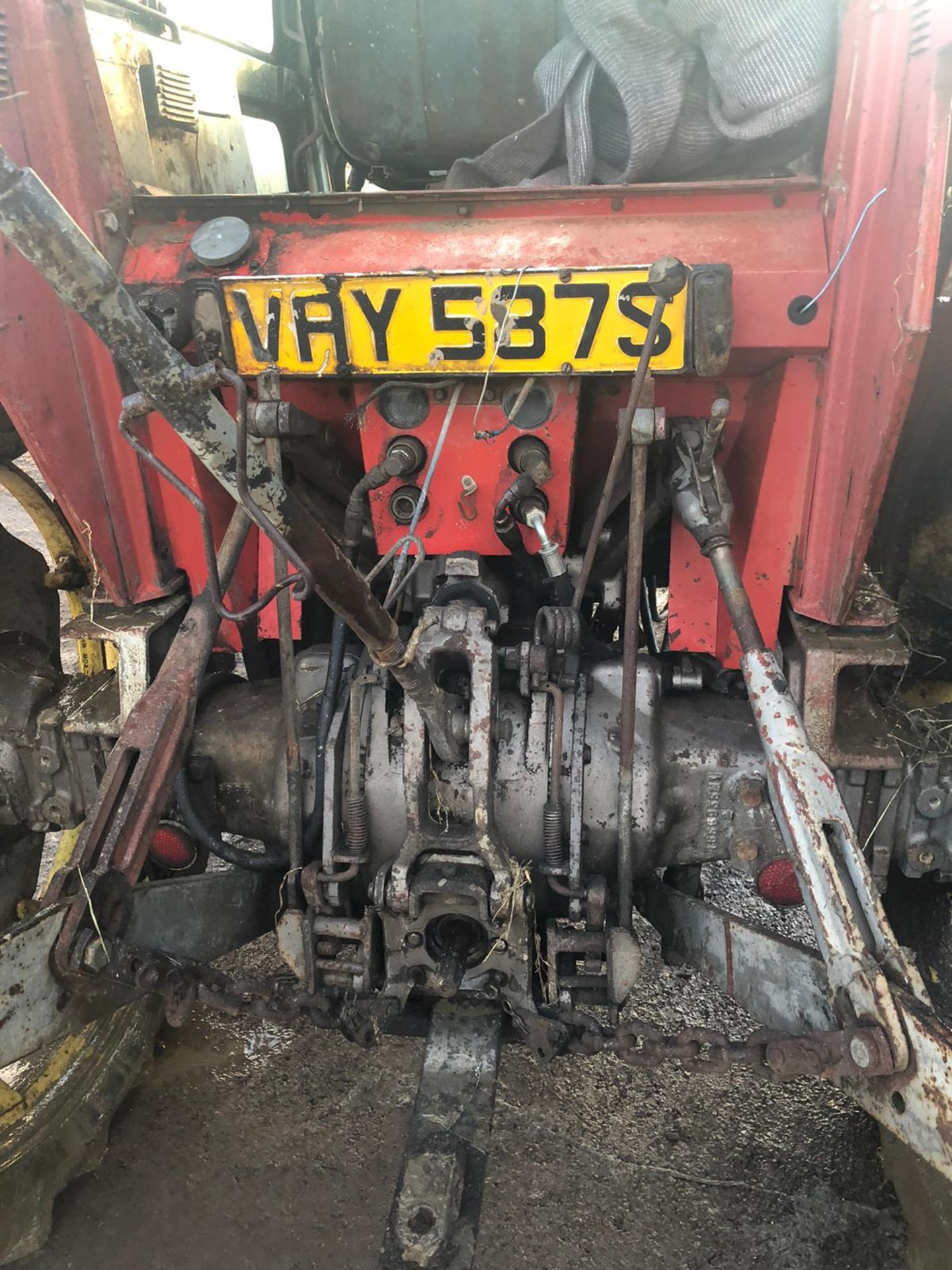 MASSEY FERGUSON 590 TRACTOR, 4 WHEEL DRIVE, ROAD REGISTERED, RUNS, WORKS LIFTS *PLUS VAT* - Image 5 of 6