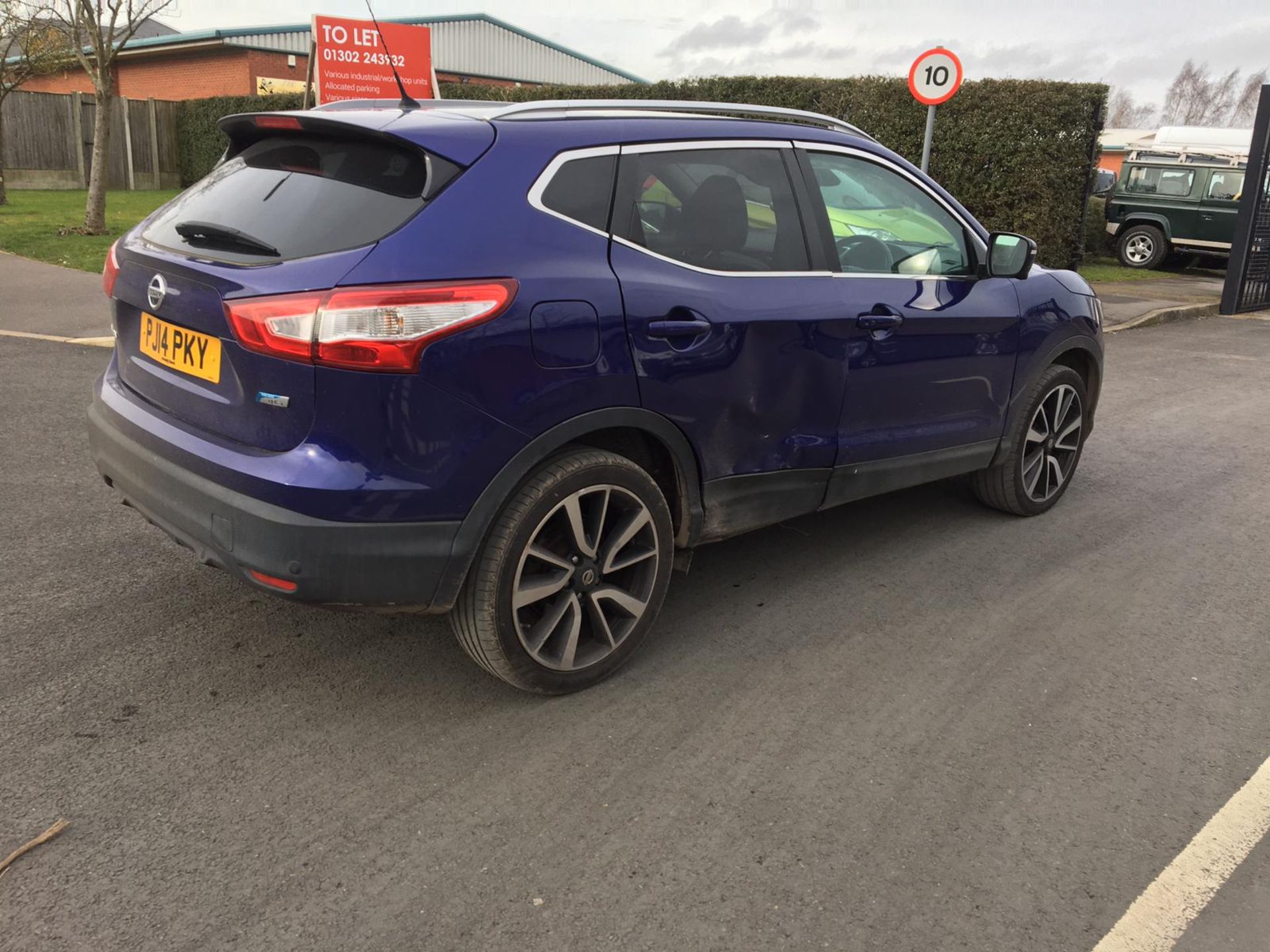 2014/14 REG NISSAN QASHQAI TEKNA DCI 1.5 DIESEL BLUE 5 DOOR HATCHBACK, SHOWING 3 FORMER KEEPERS - Image 8 of 15