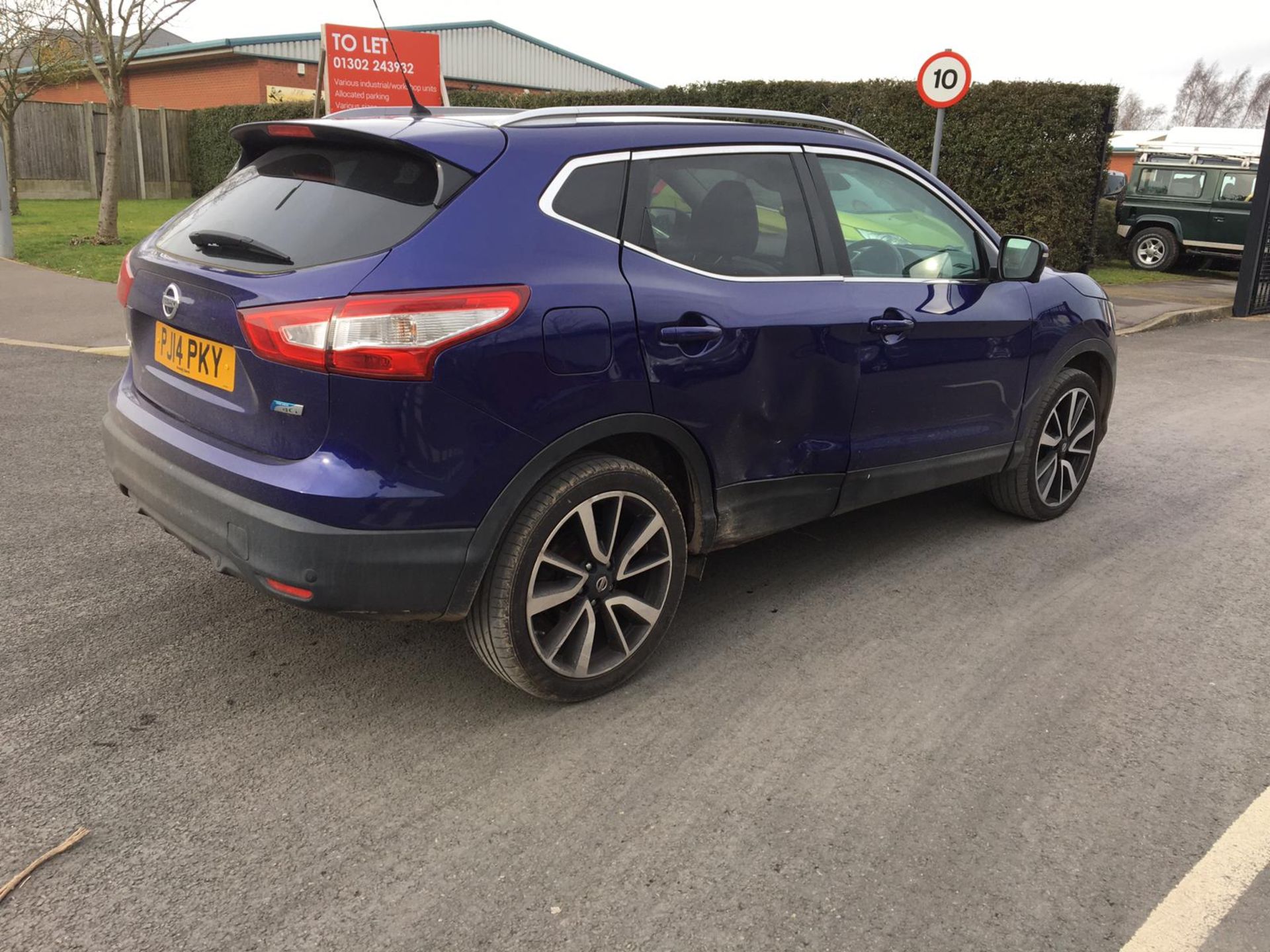 2014/14 REG NISSAN QASHQAI TEKNA DCI 1.5 DIESEL BLUE 5 DOOR HATCHBACK, SHOWING 3 FORMER KEEPERS - Image 9 of 15