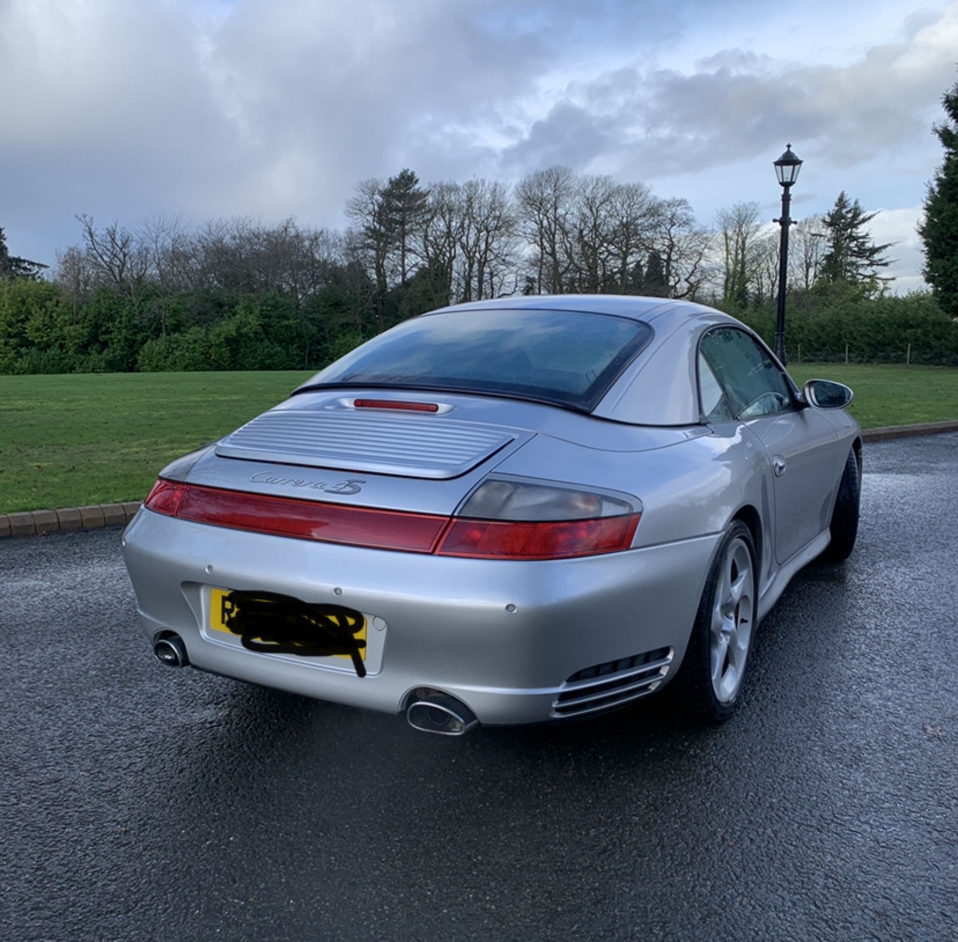 2003/53 REG PORSCHE 911 CARRERA 4S TIP S 3.6L PETROL SILVER CONVERTIBLE, SHOWING 3 FORMER KEEPERS - Image 4 of 10