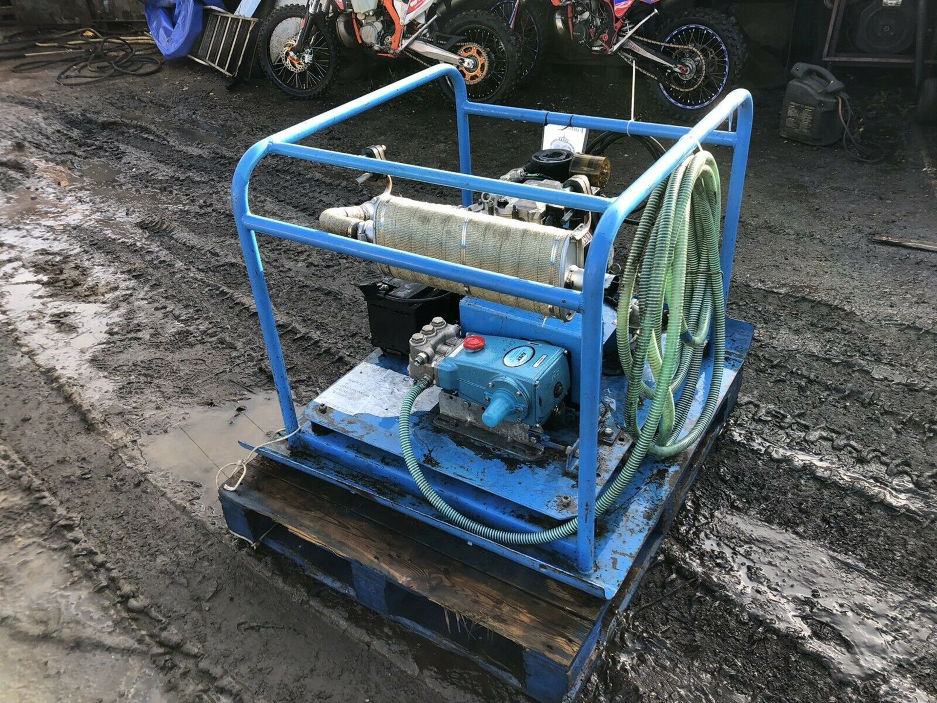 RUGGERINI 2 CYLINDER ELECTRIC START DIESEL JET WASH, CAT1051 PUMP (2200 PSI, 10GPM) VERY LITTLE USE