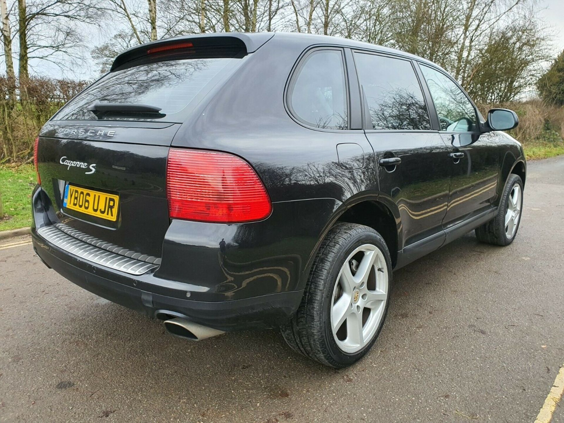 2006/06 REG PORSCHE CAYENNE S TIPTRONIC 4.5L BLACK PETROL 4X4 AUTOMATIC, SAT NAV *NO VAT* - Image 7 of 12