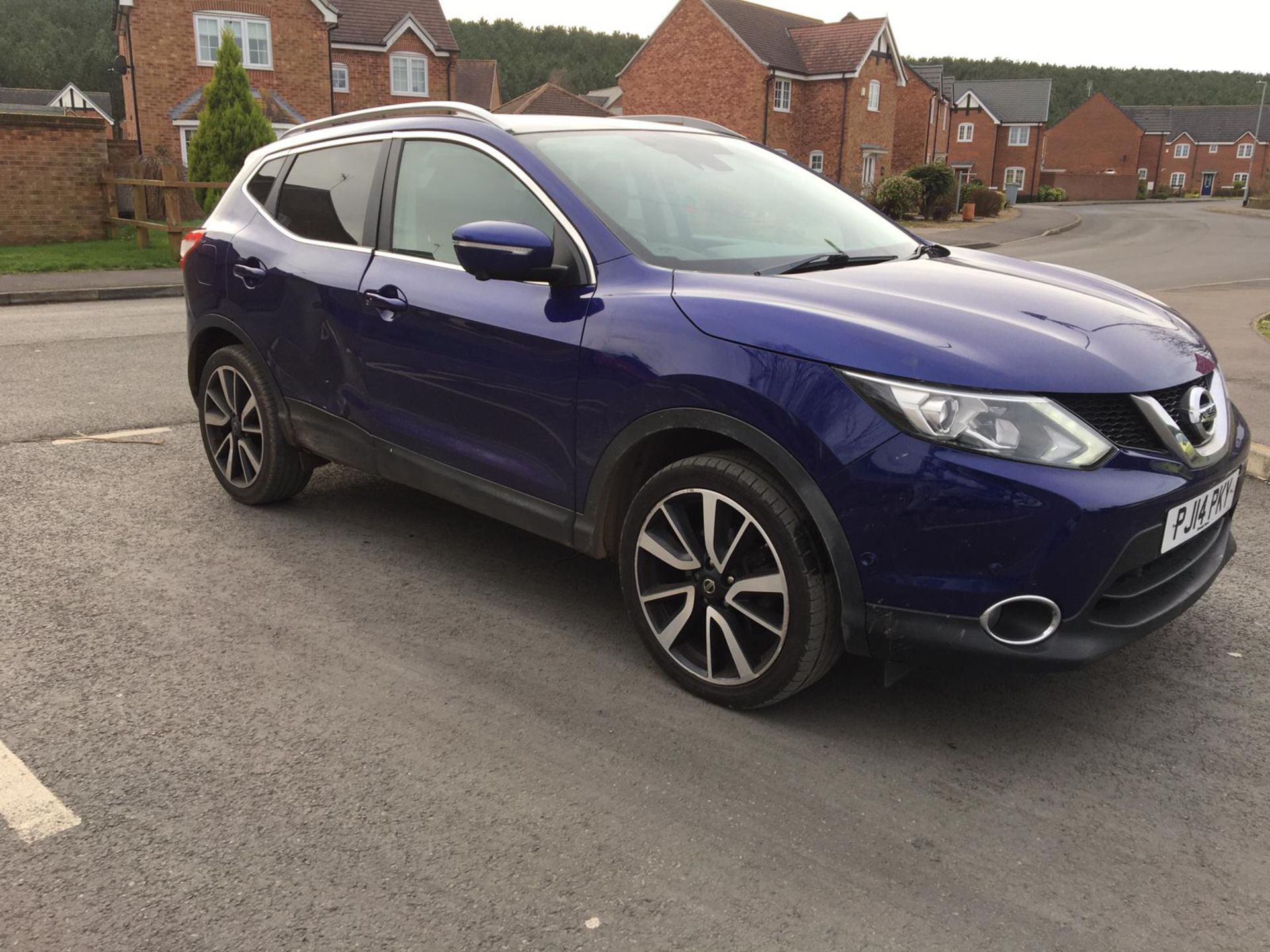 2014/14 REG NISSAN QASHQAI TEKNA DCI 1.5 DIESEL BLUE 5 DOOR HATCHBACK, SHOWING 3 FORMER KEEPERS - Image 2 of 15