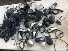 JOB LOT OF OFFICE EQUIPMENT APPROX 16 X MOUSE SOME MODEMS COUPLE OF PHONES