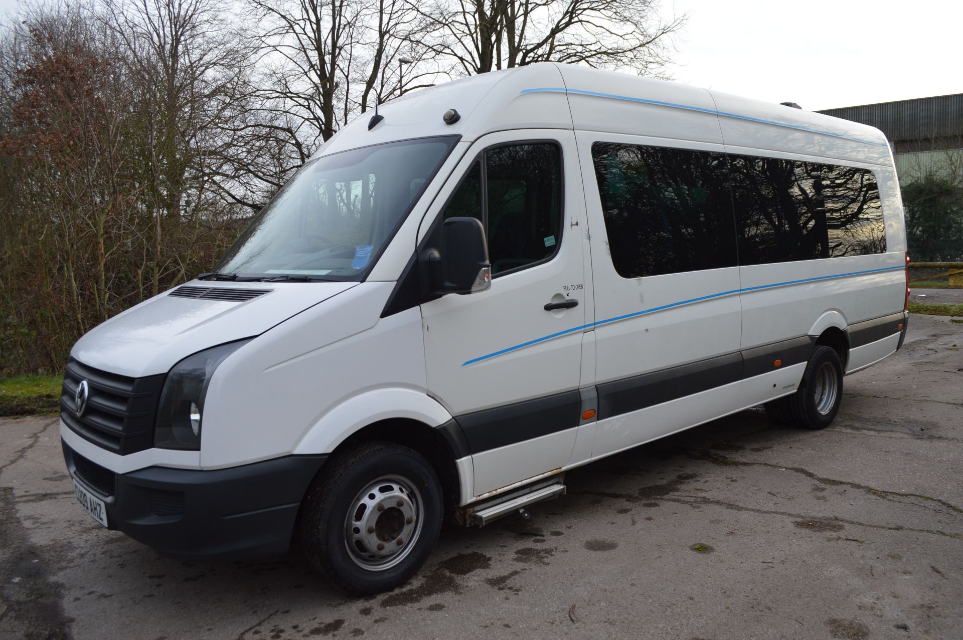 2009/09 REG VOLKSWAGEN CRAFTER 17 SEATER 5 TON MINIBUS / COACH 2.5 DIESEL, SHOWING 2 FORMER KEEPERS - Image 3 of 25