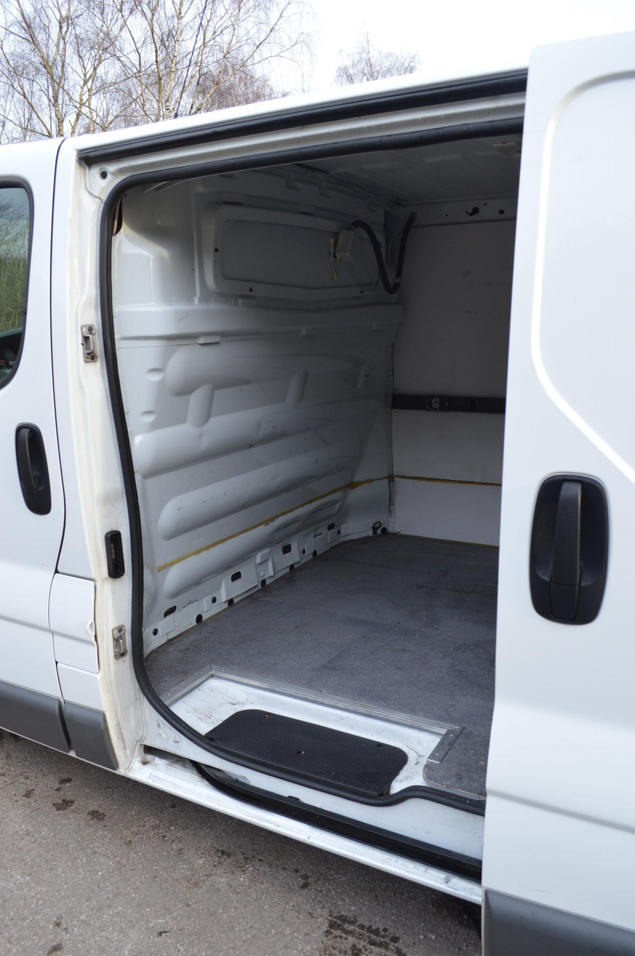 2014/14 REG VAUXHALL VIVARO 2700 CDTI SEMI-AUTO 2.0 DIESEL PANEL VAN, SHOWING 1 FORMER KEEPER - Image 12 of 26