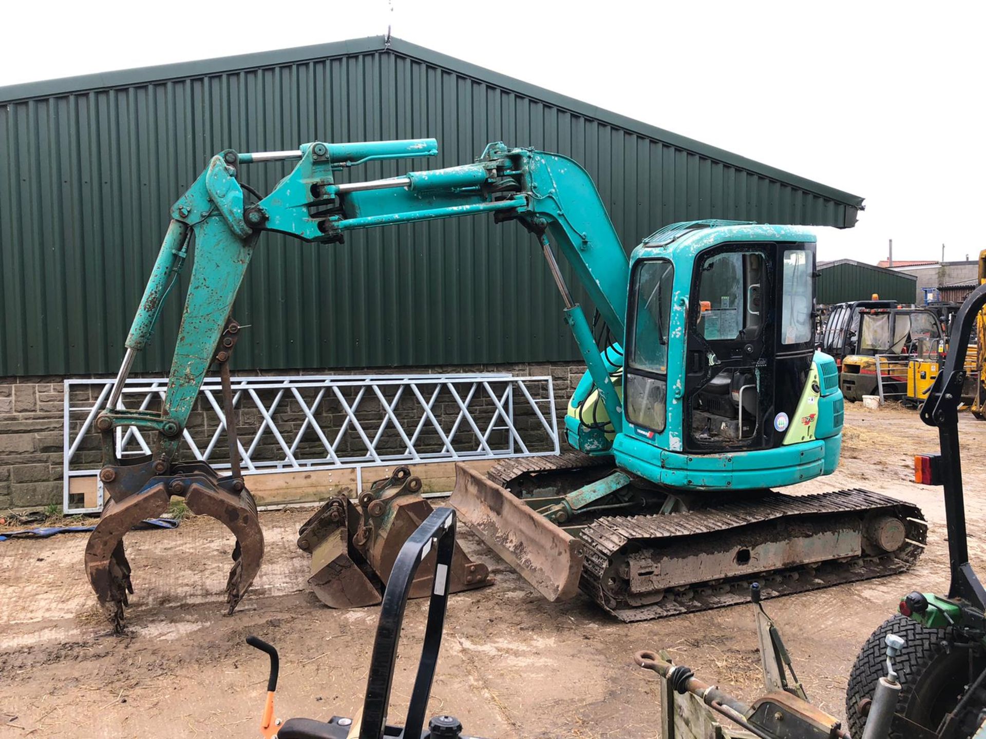 YANMAR B7U 7 TON TRACKED DIGGER / EXCAVATOR, STEEL TRACKS, C/W 2 X BUCKETS & GRAB, 2 SPEED TRACKING