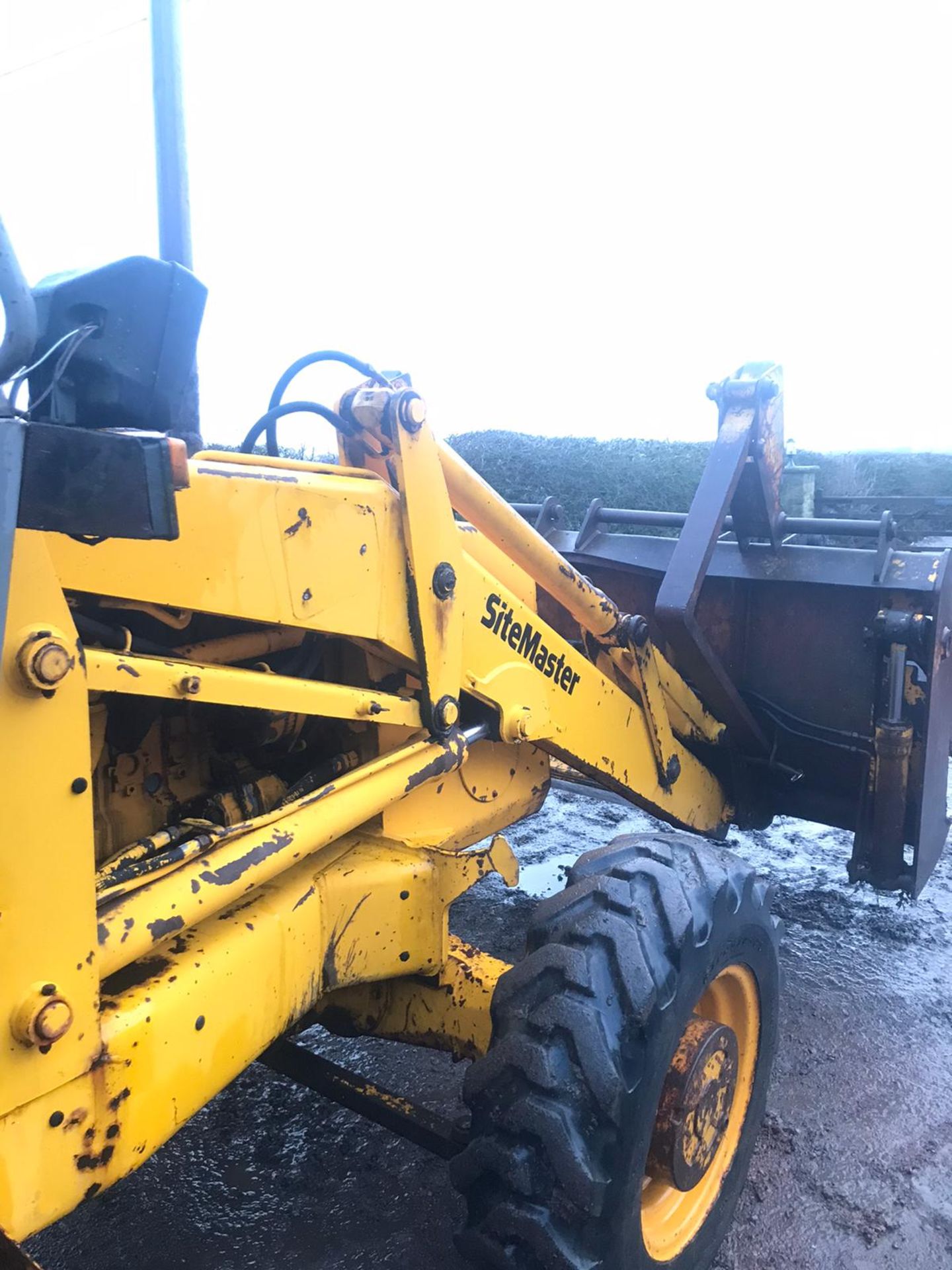 JCB 3CX SITEMASTER, 4 WHEEL DRIVE, EXTRA DIG, 4-IN-1 BUCKET, C/W 3 X BUCKETS, RUNS, WORKS & DIGS - Image 8 of 10