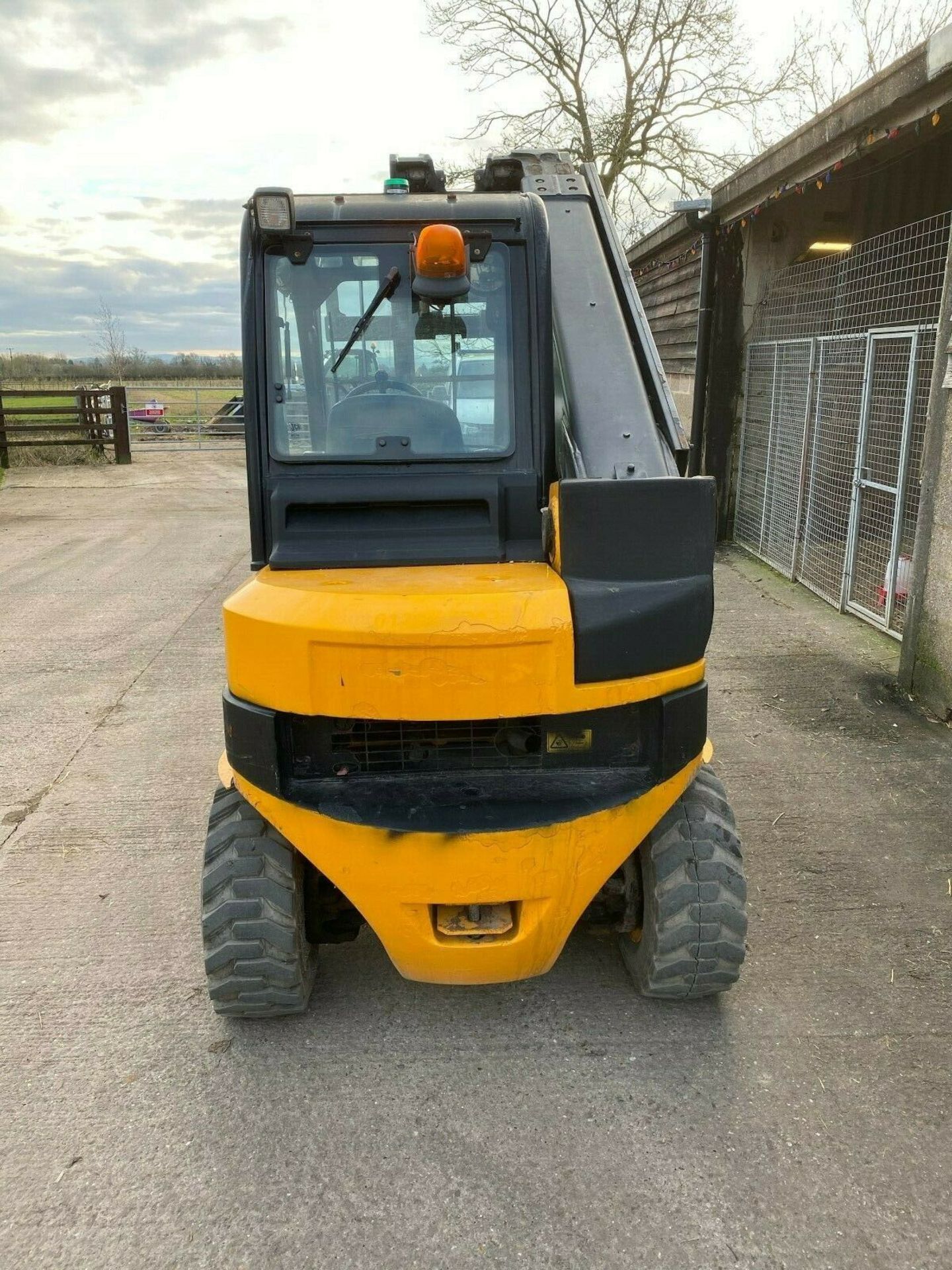 JCB TELETRUK 30D , 4x4, YEAR 2013, ONLY 1359 HOURS FROM NEW *PLUS VAT* - Image 4 of 7