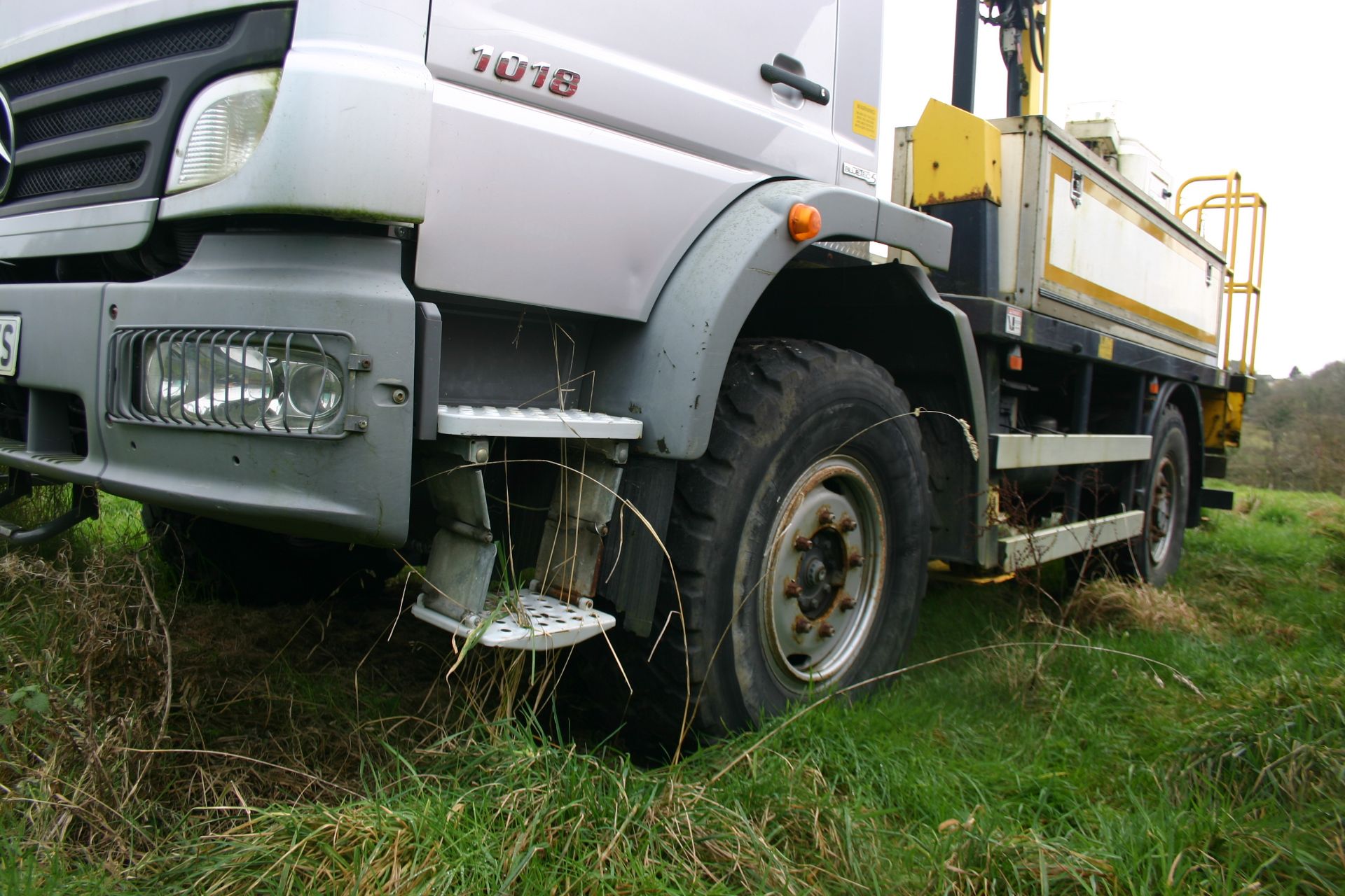 2011/60 REG MERCEDES ATEGO 1018 BLUETEC S 4.3 DIESEL 4WD TOWER WAGON, SHOWING 0 FORMER KEEPERS - Image 3 of 12