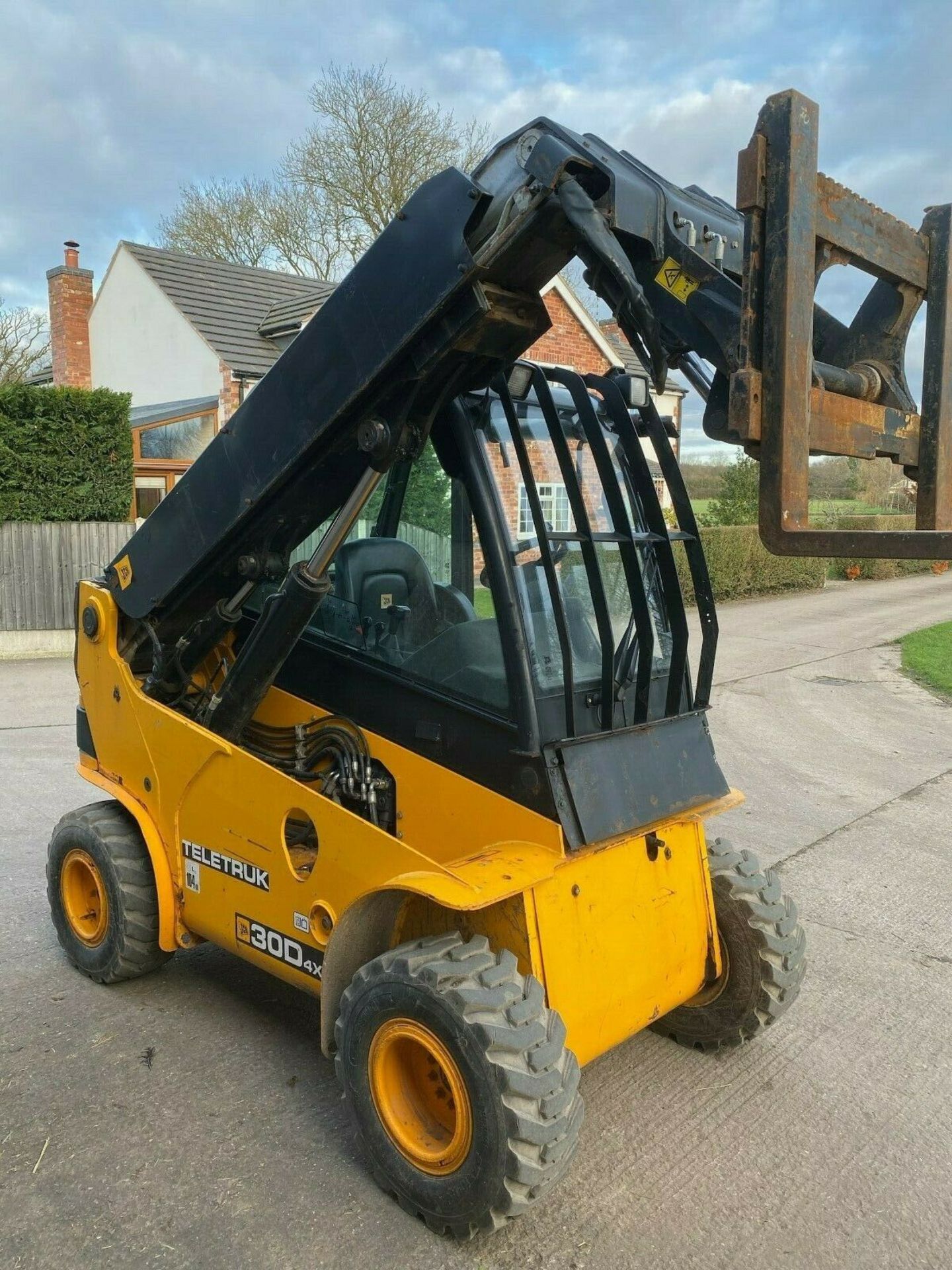 JCB TELETRUK 30D , 4x4, YEAR 2013, ONLY 1359 HOURS FROM NEW *PLUS VAT* - Image 2 of 7