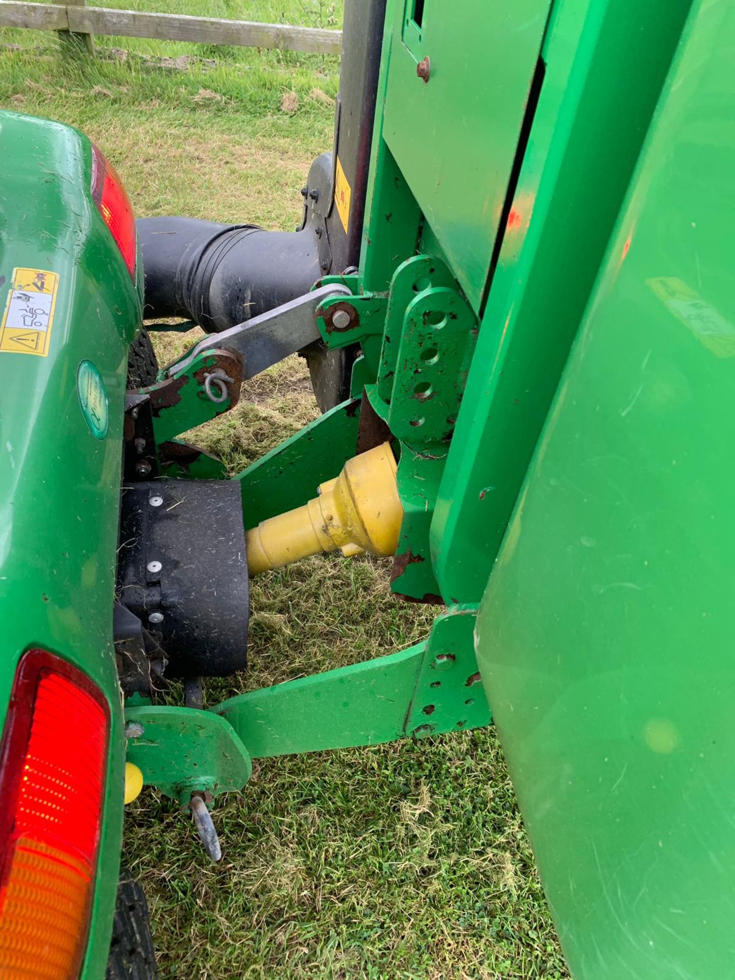 JOHN DEERE X595 4WD RIDE ON DIESEL LAWNMOWER 48" DECK, RUNS AND WORKS *PLUS VAT* - Image 17 of 18