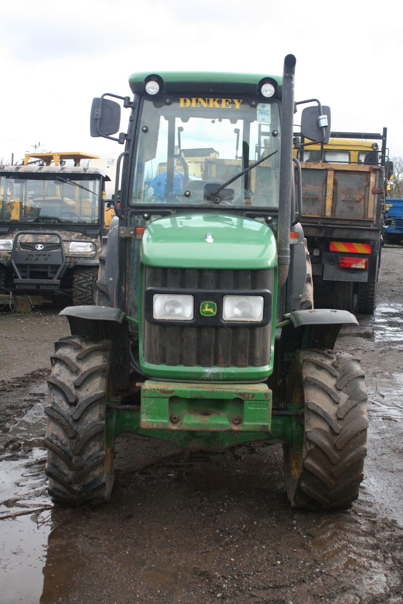 JOHN DEERE 5615F TRACTOR, SHOWING 4073 HOURS, GOOD CONDITION, GOOD YEAR TYRES, READY FOR WORK - Image 2 of 8