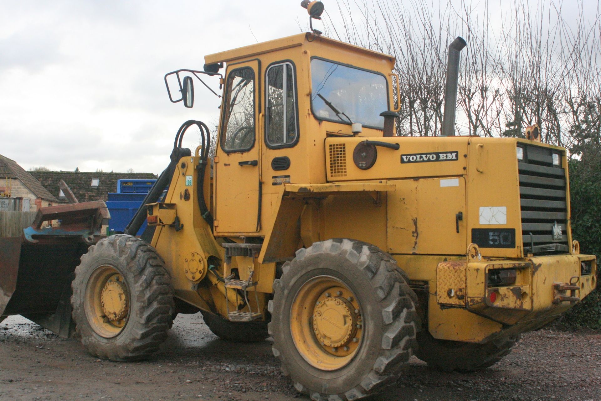 VOLVO L50 LOADING SHOVEL WITH HIGH TIP BUCKET AND PALLET FORKS *PLUS VAT* - Image 3 of 8