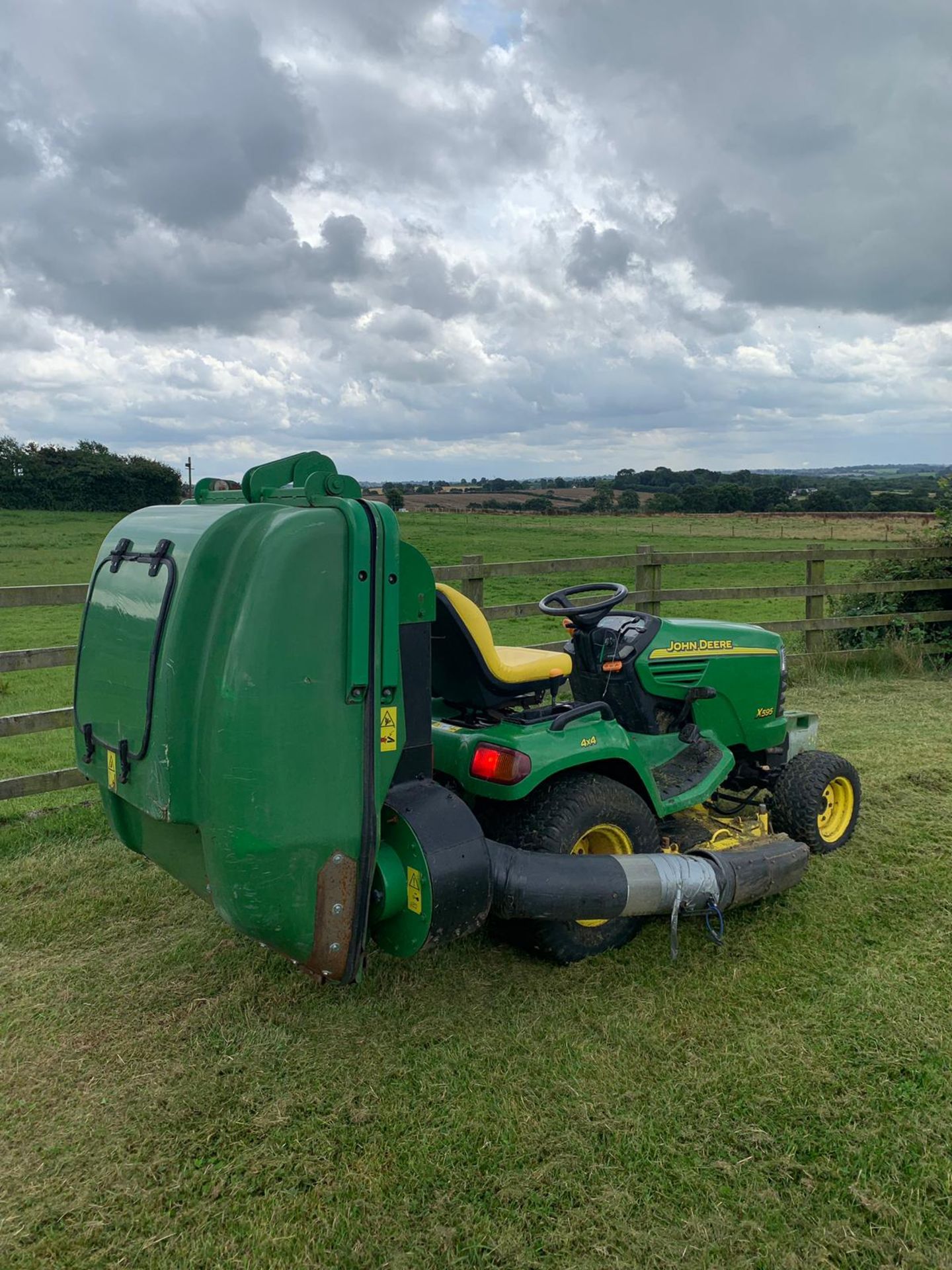 JOHN DEERE X595 4WD RIDE ON DIESEL LAWNMOWER 48" DECK, RUNS AND WORKS *PLUS VAT* - Image 9 of 18