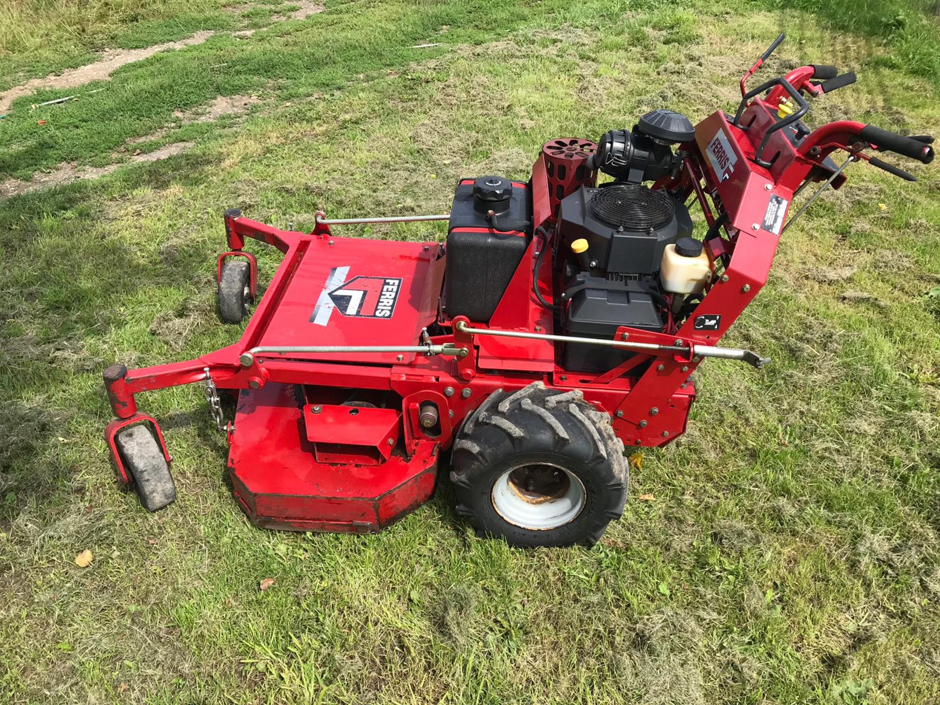 FERRIS WALK BEHIND MOWER, MODEL 5900688, V TWIN KAWASAKI ENGINE, YEAR 2009, EX-COUNCIL *PLUS VAT* - Image 2 of 5