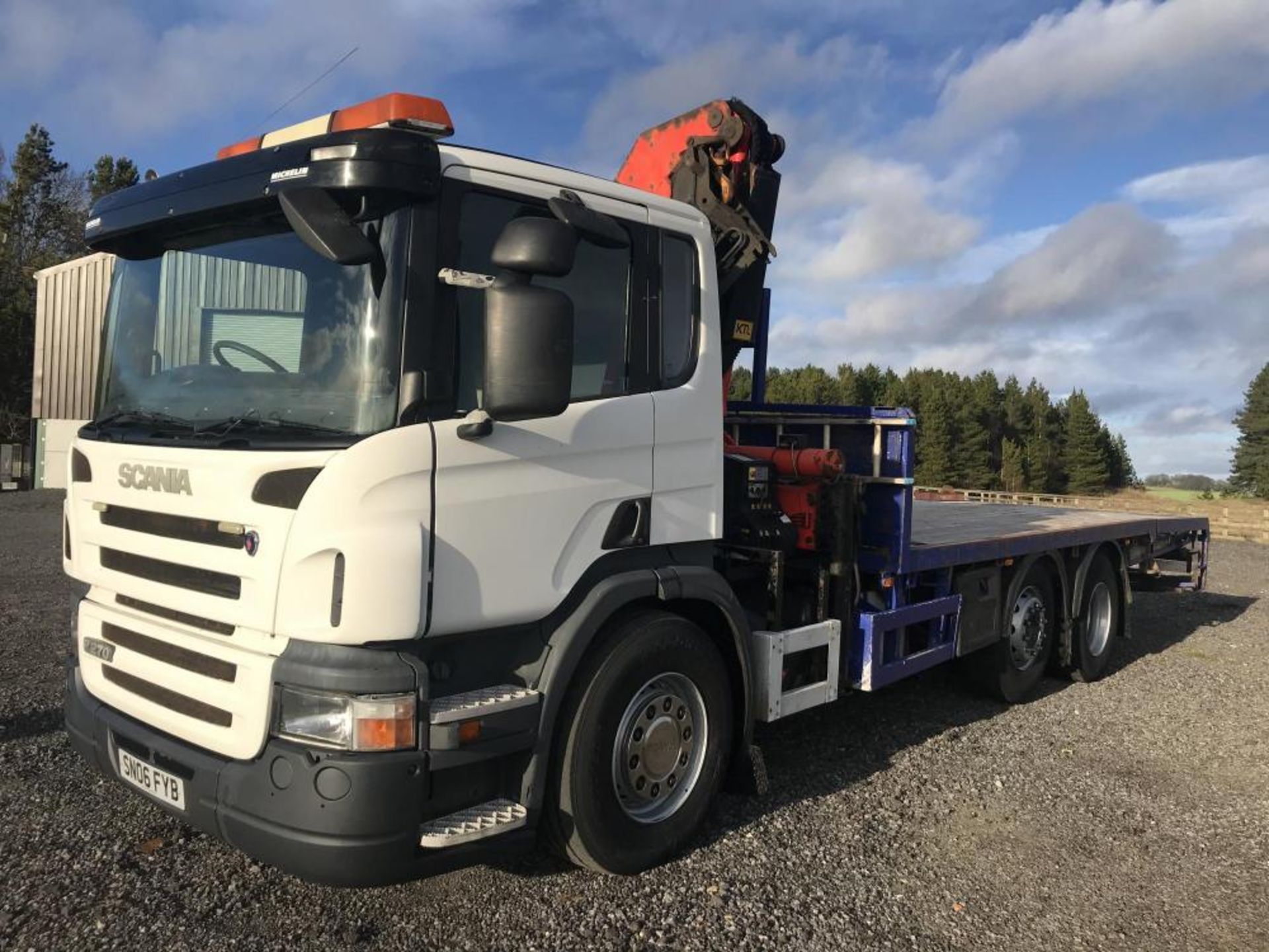 2006/06 REG SCANIA P270 6X2 PLANT LORRY WITH PALFINGER PK27002 CRANE 27 TON METER HIAB BEAVERTAIL - Image 2 of 26