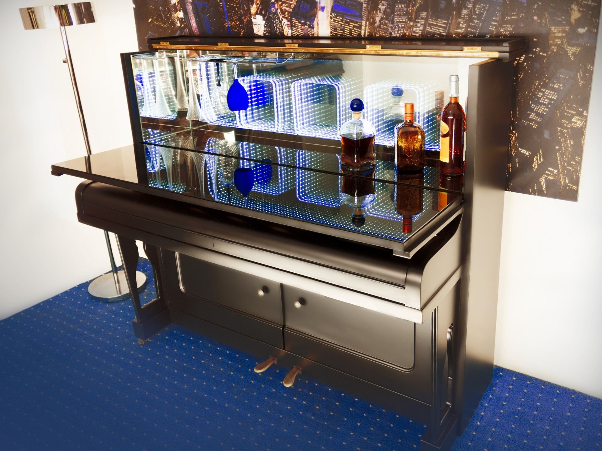 HIGH-QUALITY HAND MADE PIANO BAR, CAPACITY FOR 60 BOTTLES, PERFEC GIFT OR EXHIBITION PIECE *NO VAT*