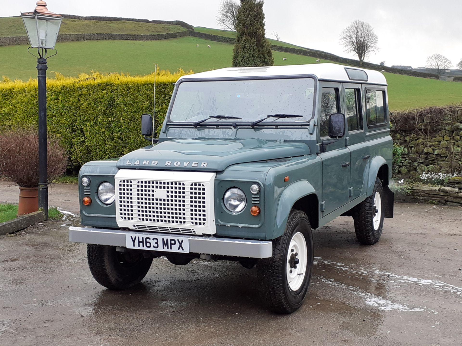 2013/63 REG LAND ROVER 110 DEFENDER TDI 2.2 DIESEL 7 SEATER 4X4, SHOWING 0 FORMER KEEPERS *NO VAT* - Image 3 of 16