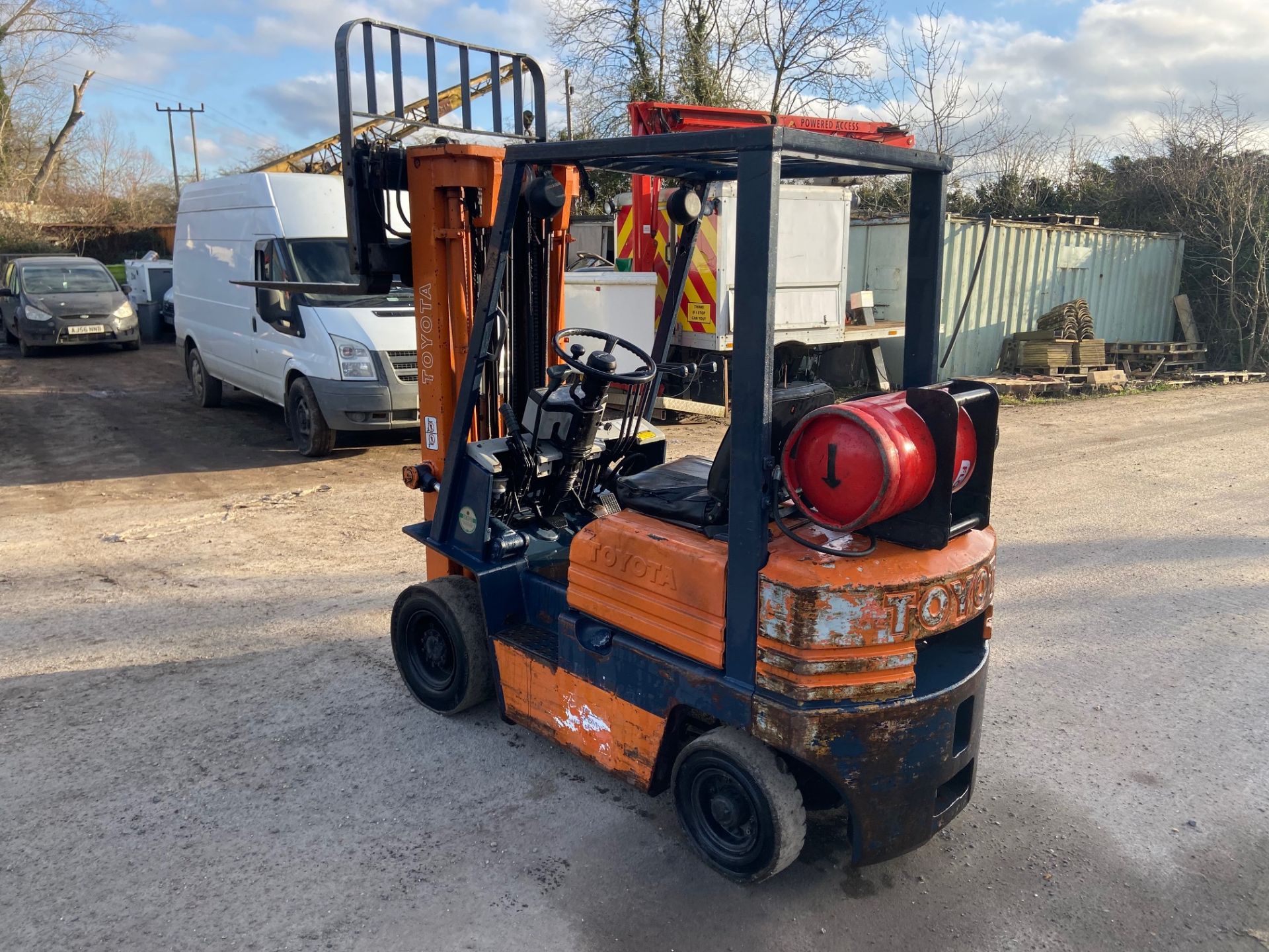 TOYOTA 1.5 TON GAS FORKLIFT, ALL OPERATIONAL, SIDE SHIFT, TIDY LITTLE TRUCK, GAS BOTTLE NOT INCLUDED - Image 4 of 5