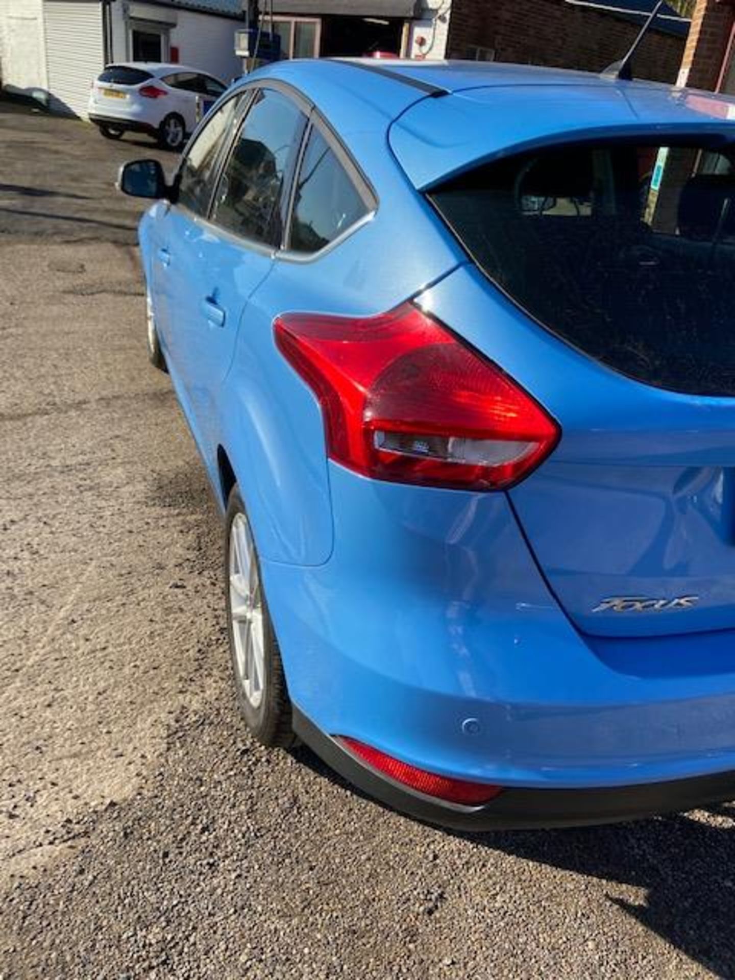 2016/16 REG FORD FOCUS ZETEC 1.0L ECOBOOST PETROL ENGINE BLUE, SHOWING 1 FORMER KEEPER *NO VAT* - Image 4 of 8