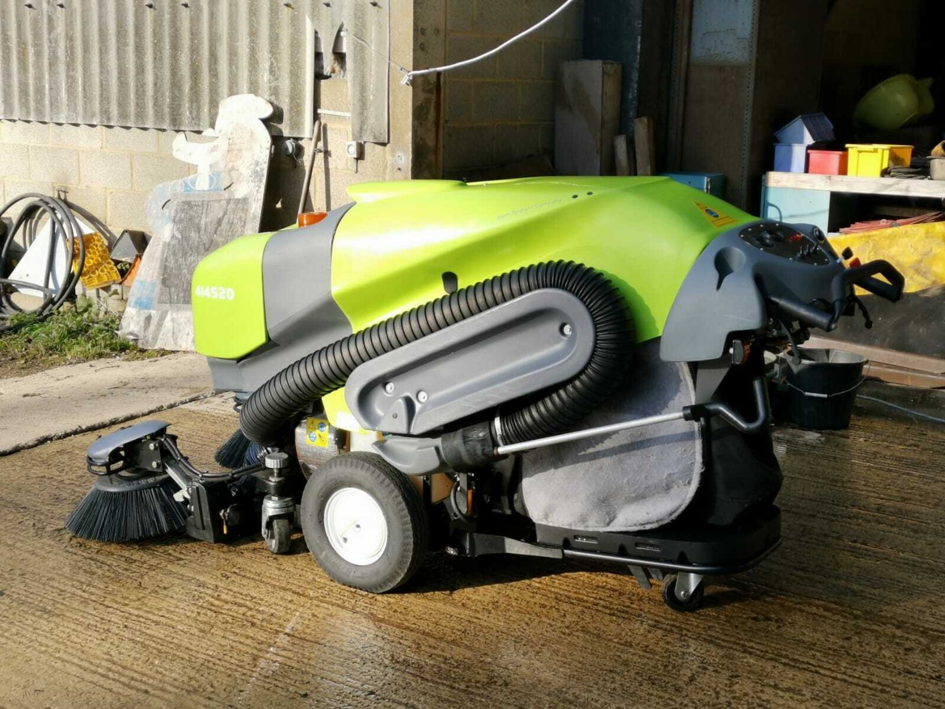 TENNANT GREEN MACHINE MODEL: 414S2D PEDESTRIAN SWEEPER, ONLY 243 HOURS, YEAR 11/2013 *PLUS VAT* - Bild 5 aus 11