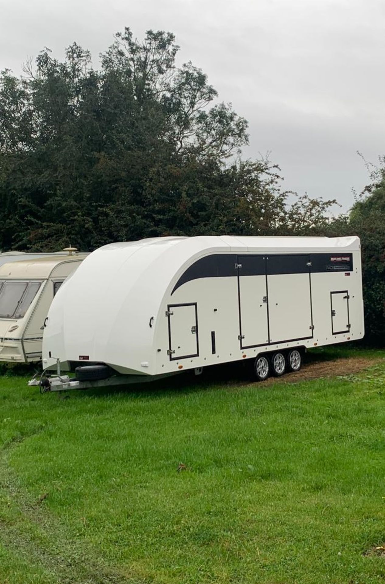 BRIAN JAMES RACE TRANSPORTER 6 TRI-AXLE TRAILER, 386-2060 - ENCLOSED, 6.5M X 2.35M, 3.5T, 13IN WHEEL - Image 3 of 5