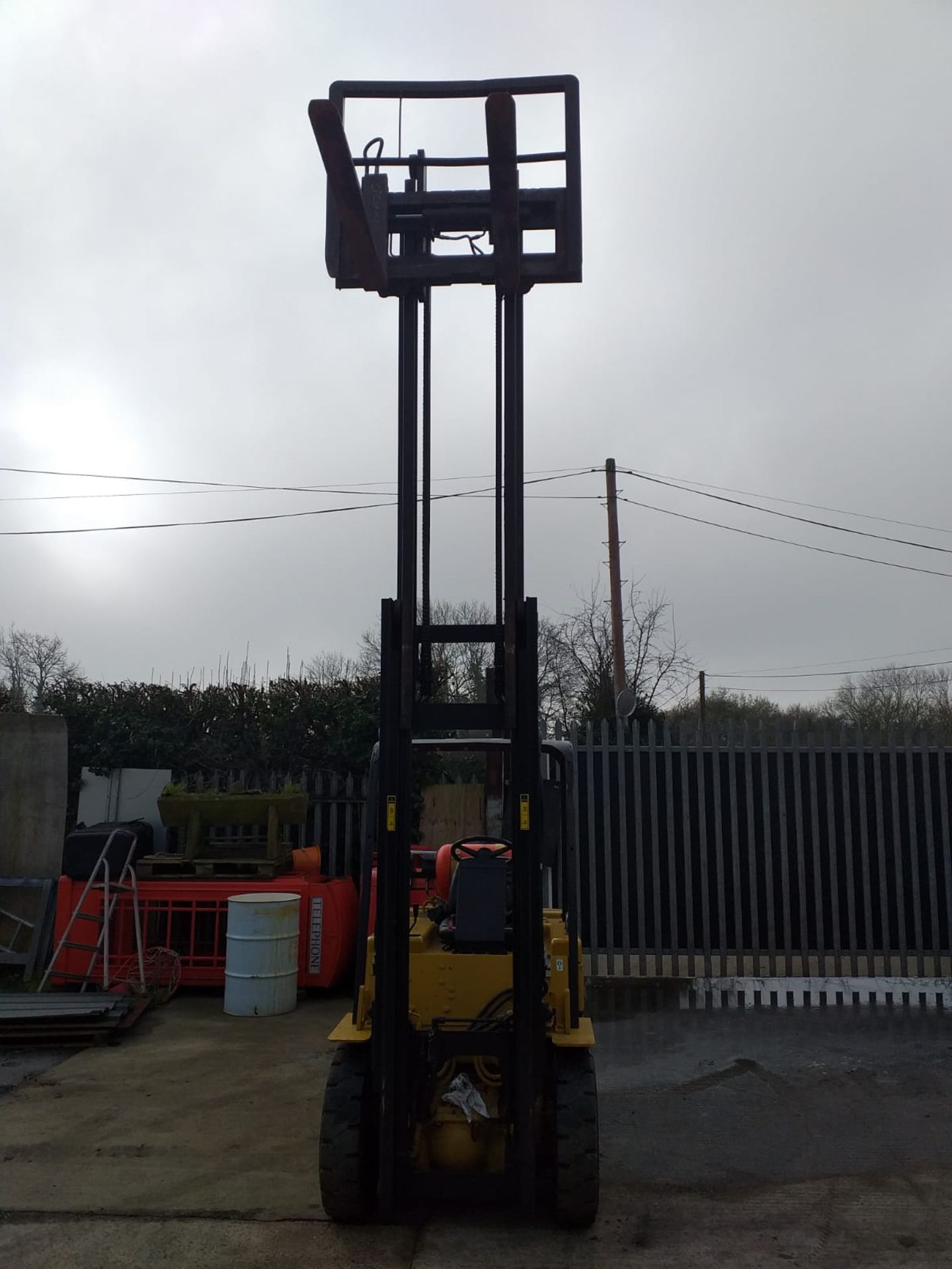 CATERPILLAR V40D GAS FORKLIFT, CAPACITY 2000 KG, LIFT HEIGHT 4000 MM, 12,511 HOURS, RUNS & WORKS - Image 3 of 14