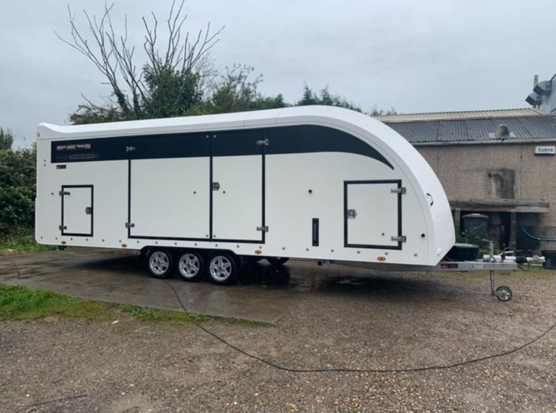 BRIAN JAMES RACE TRANSPORTER 6 TRI-AXLE TRAILER, 386-2060 - ENCLOSED, 6.5M X 2.35M, 3.5T, 13IN WHEEL - Image 2 of 5