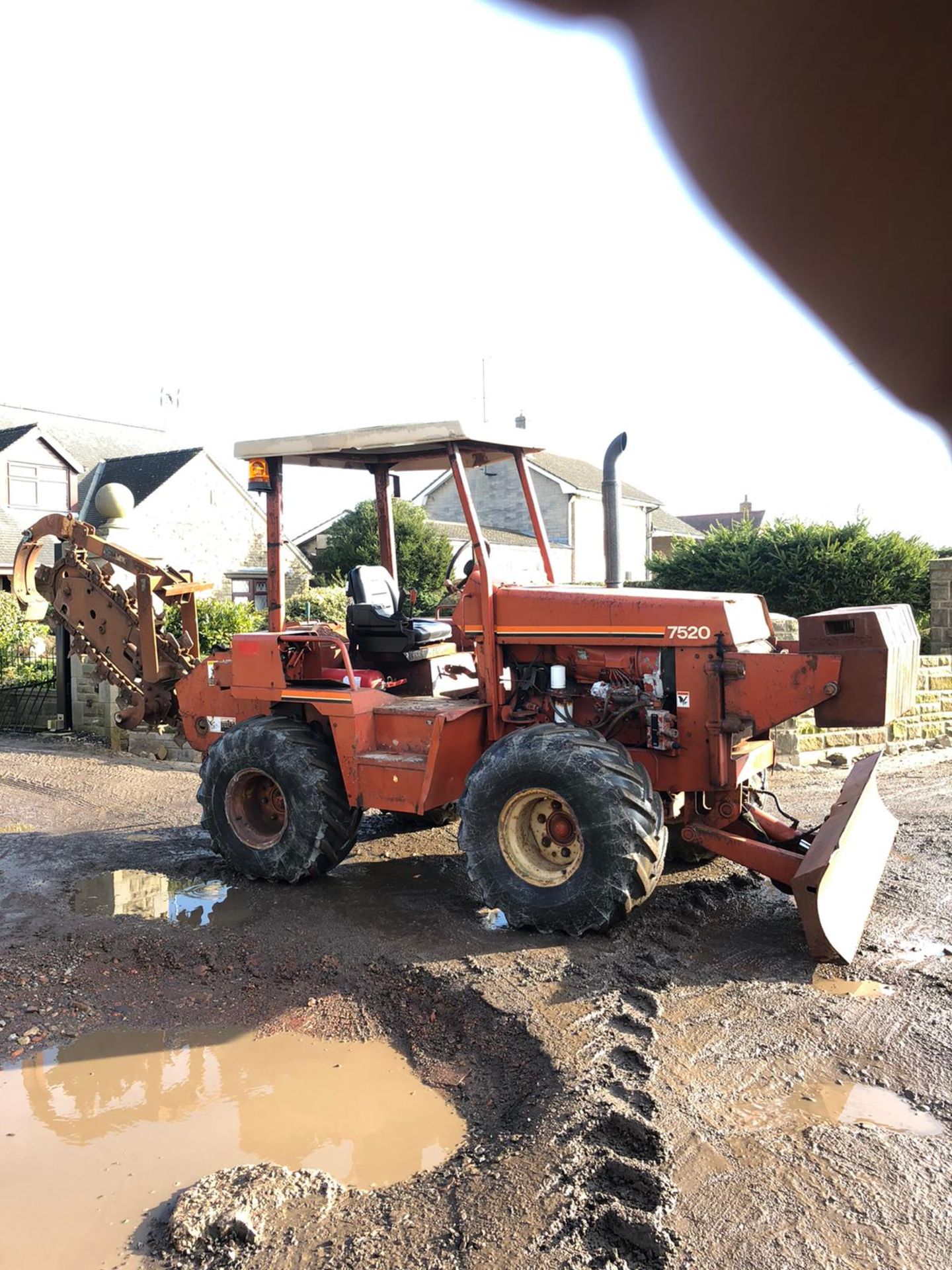 DITCH WITCH 7520 TRENCHER, SHOWING 1076 HOURS, RUNS, DRIVES AND WORKS *PLUS VAT* - Image 5 of 9