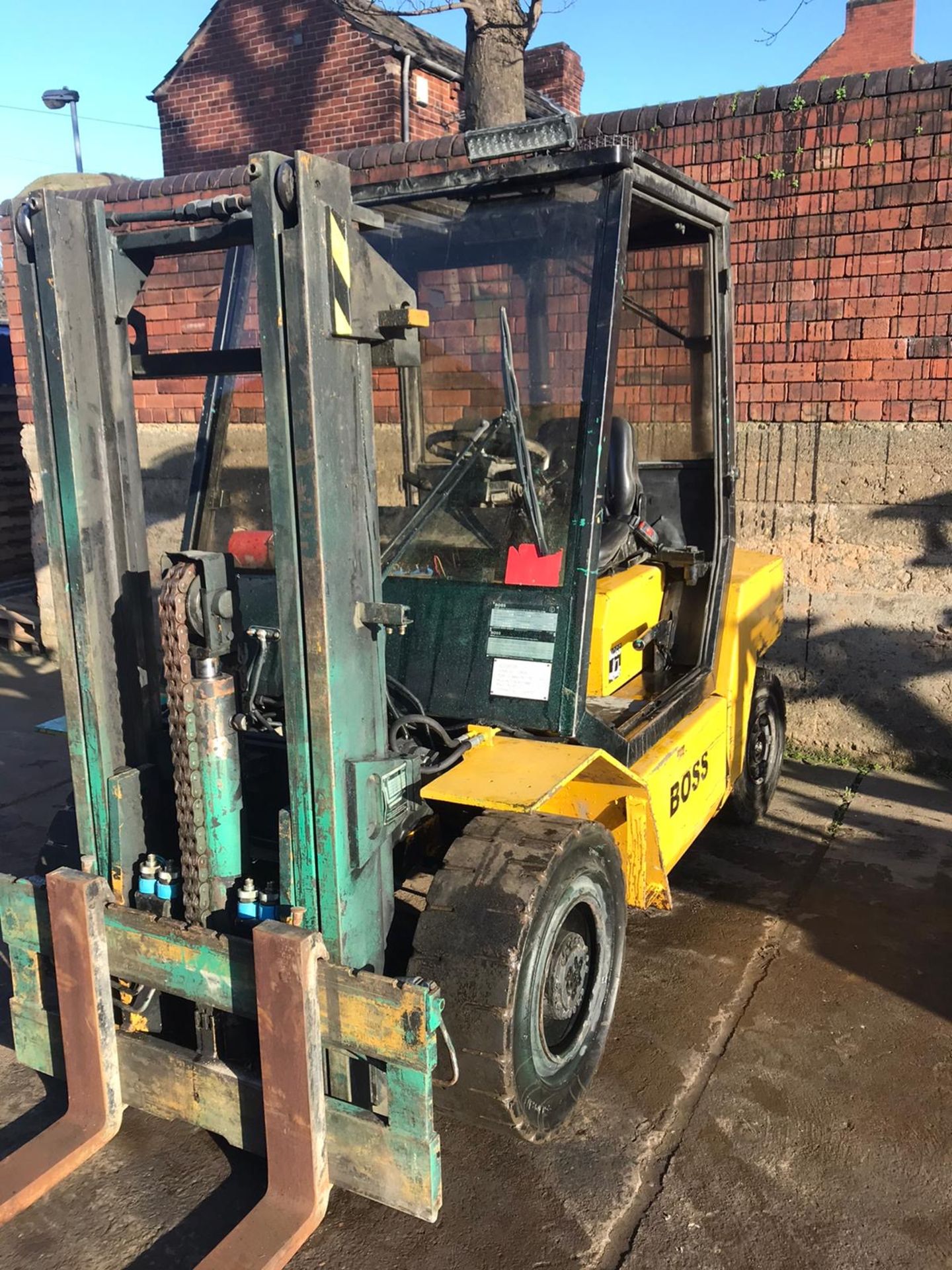 BOSS FORKLIFT 4 TON, FULL WORKING ORDER, C/W FRAZER ENGINE, CONTAINER SPEC, DUPLEX FREE LIFT MAST - Image 6 of 9