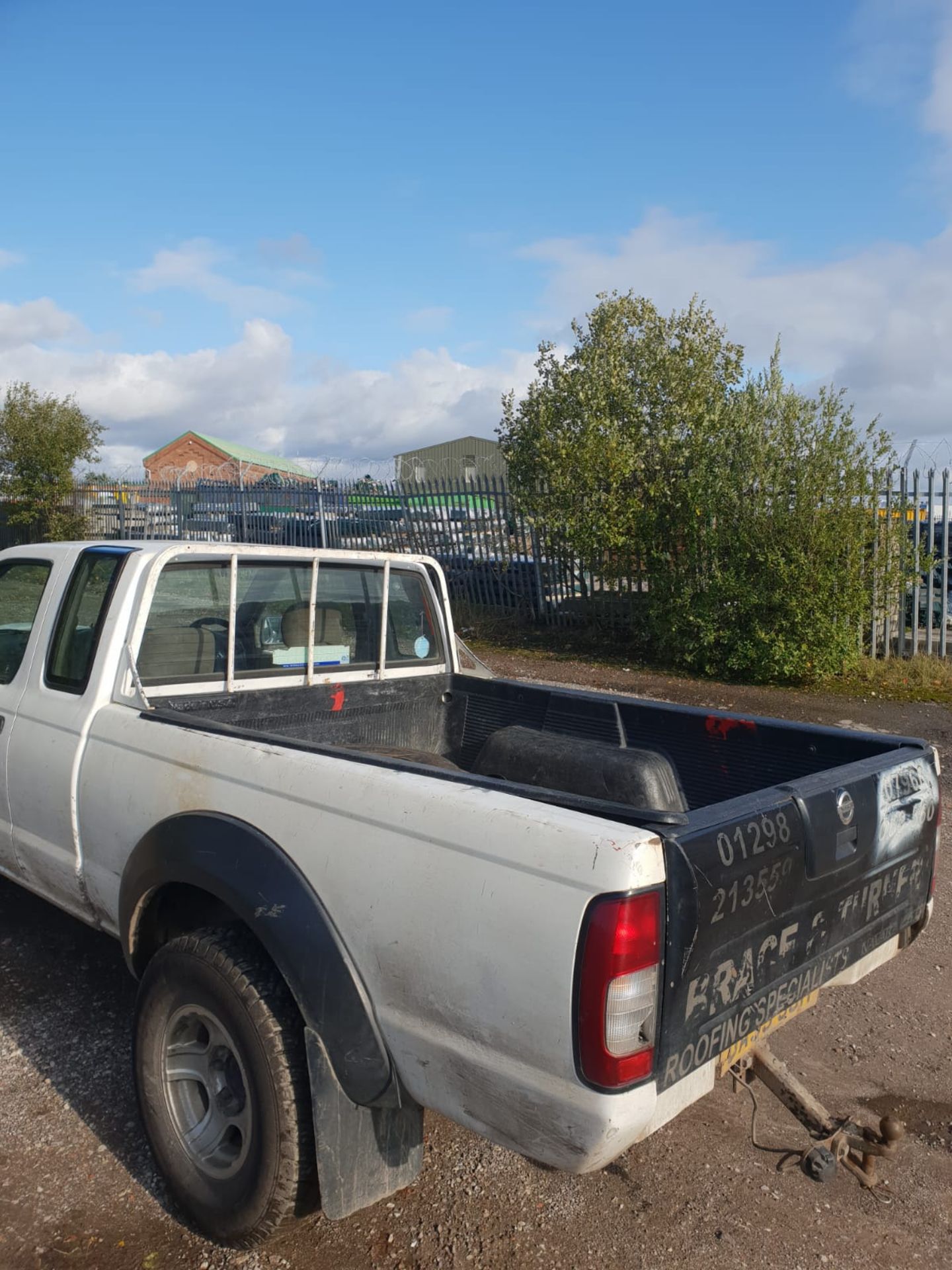 2003/53 REG NISSAN D22 2.5 DI 4X4 2.5 DIESEL WHITE PICK-UP, SHOWING 2 FORMER KEEPERS *NO VAT* - Image 6 of 13