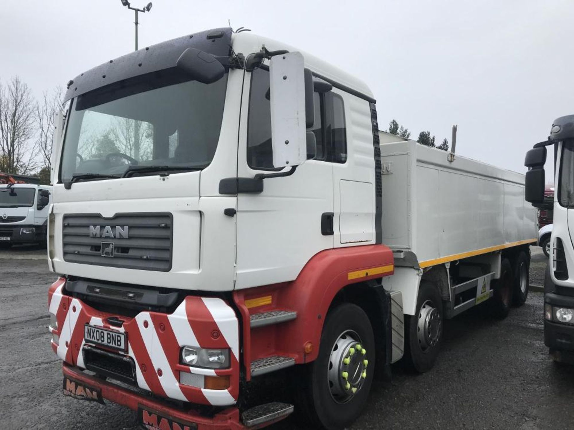 2008/08 REG MAN TG-A 32.360 8X4 INSULATED ALLOY TIPPER MANUAL GEARBOX 360 BHP *PLUS VAT* - Image 2 of 18