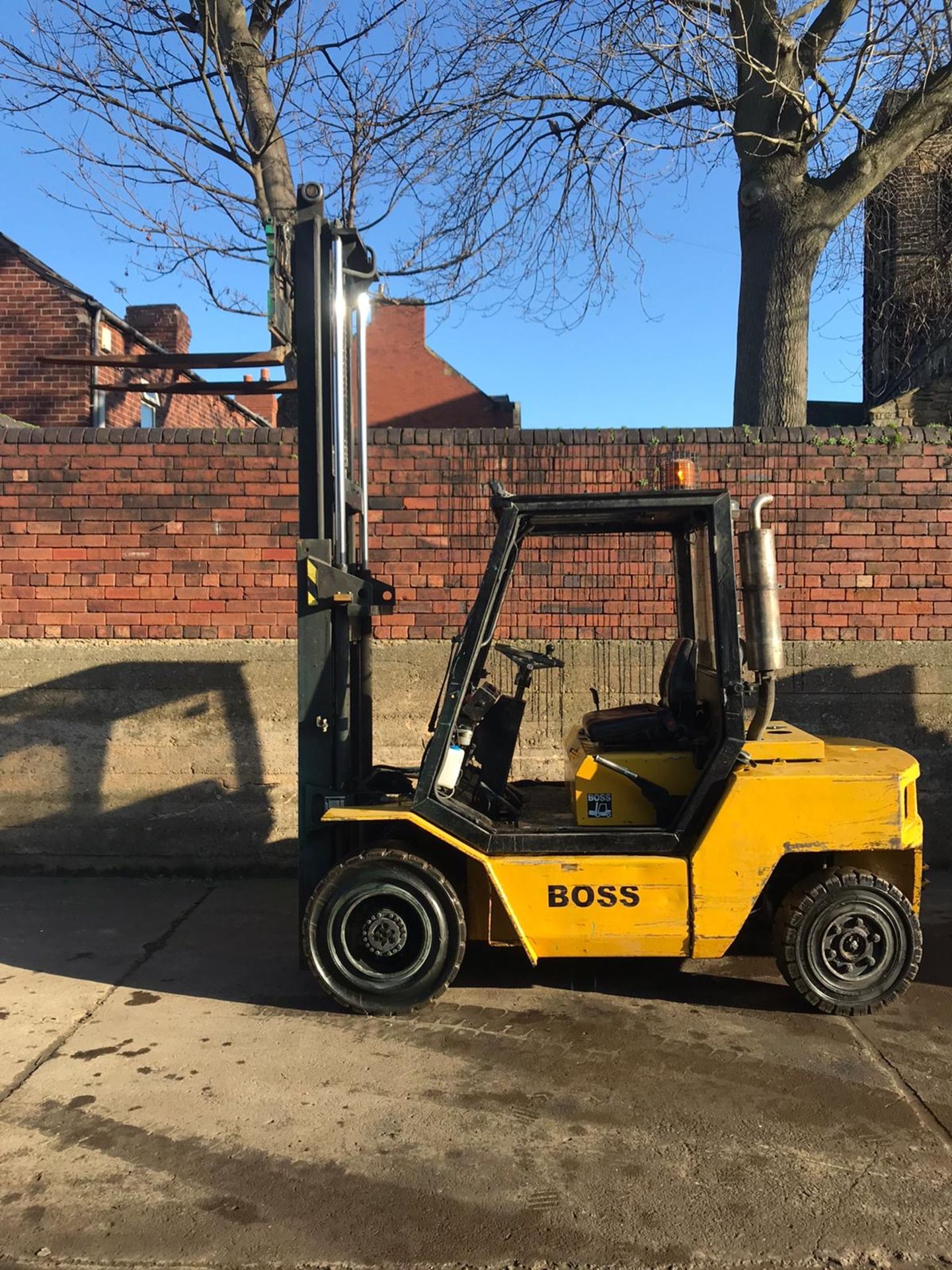 BOSS FORKLIFT 4 TON, FULL WORKING ORDER, C/W FRAZER ENGINE, CONTAINER SPEC, DUPLEX FREE LIFT MAST - Image 5 of 9