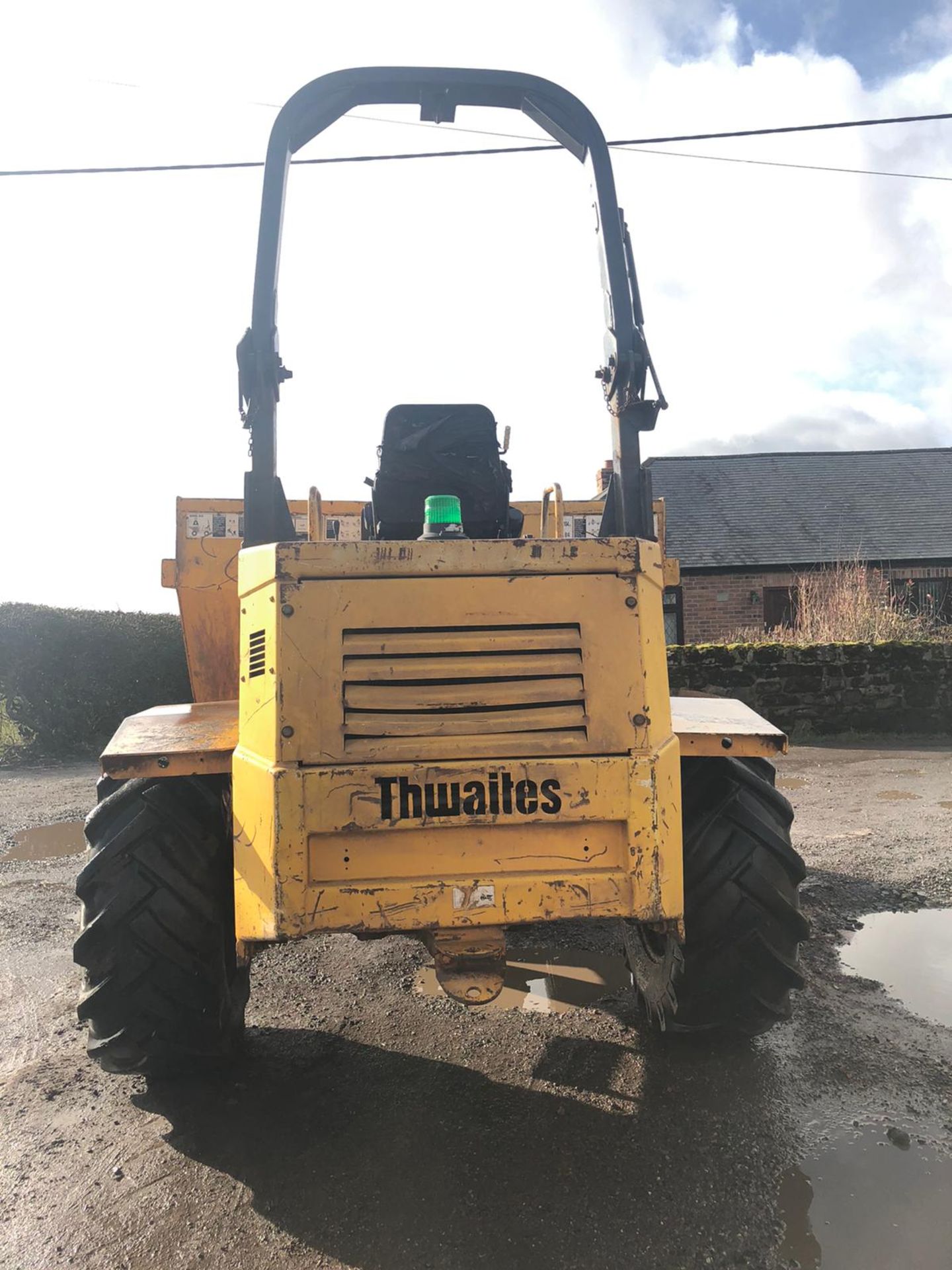 THWAITES 6 TON STRAIGHT TIP DUMPER, YEAR 2003, 4 WHEEL DRIVE, RUNS, DRIVES & TIPS *PLUS VAT* - Image 5 of 7