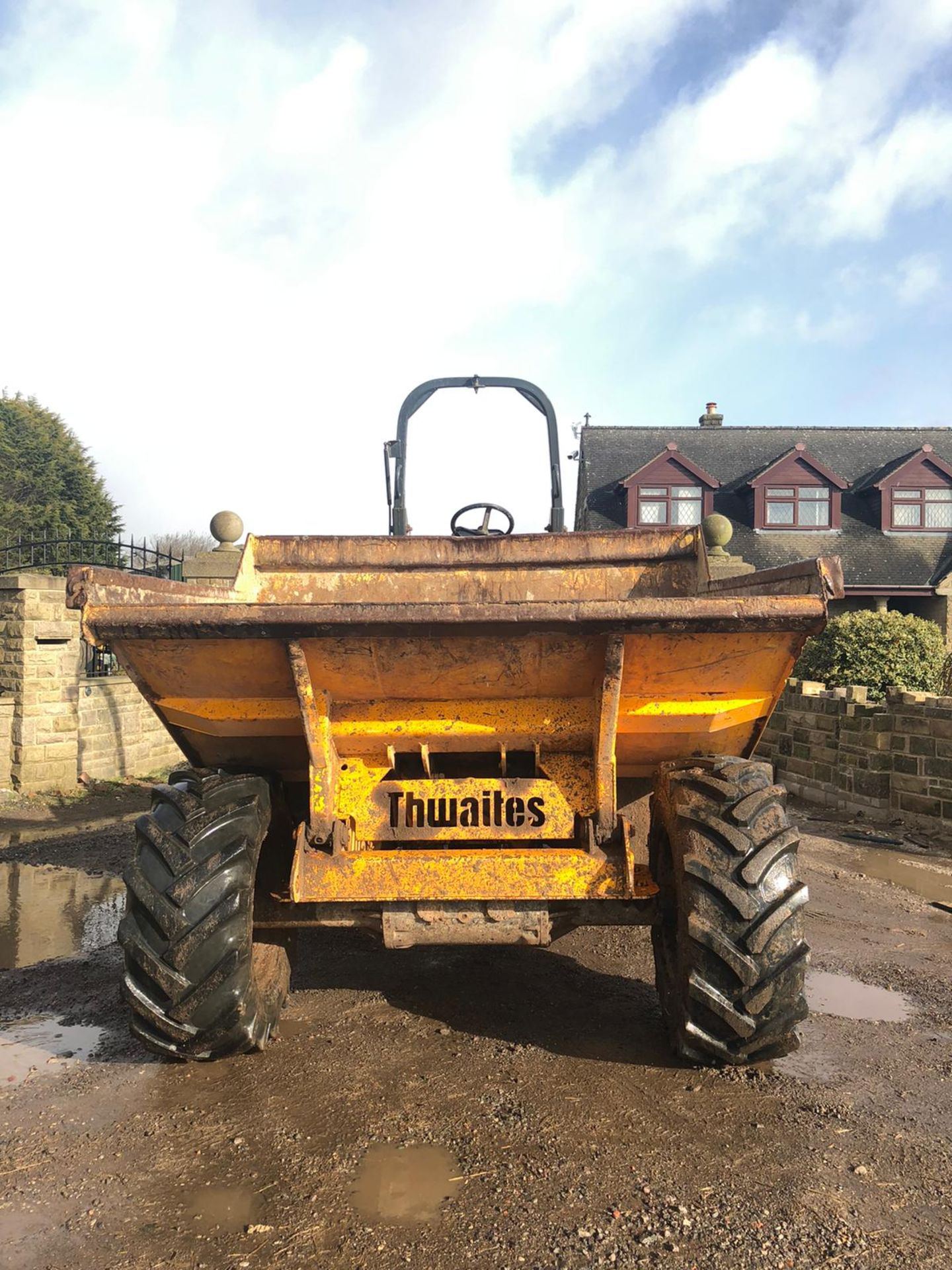 THWAITES 6 TON STRAIGHT TIP DUMPER, YEAR 2003, 4 WHEEL DRIVE, RUNS, DRIVES & TIPS *PLUS VAT* - Image 2 of 7