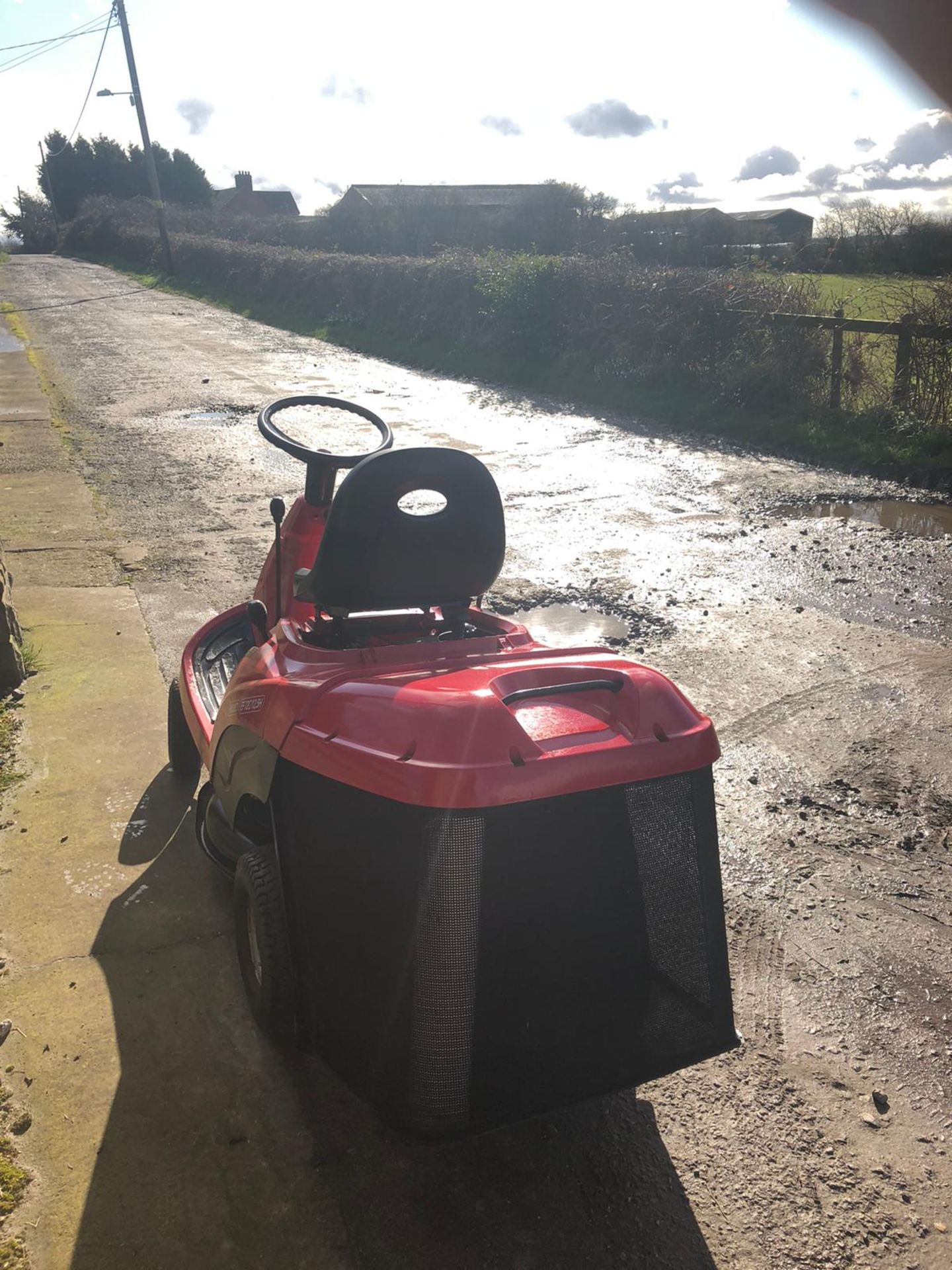 EFCO HYDRO EF72C/12.5H RIDE ON LAWN MOWER, RUNS, WORKS AND CUTS *NO VAT* - Image 3 of 4